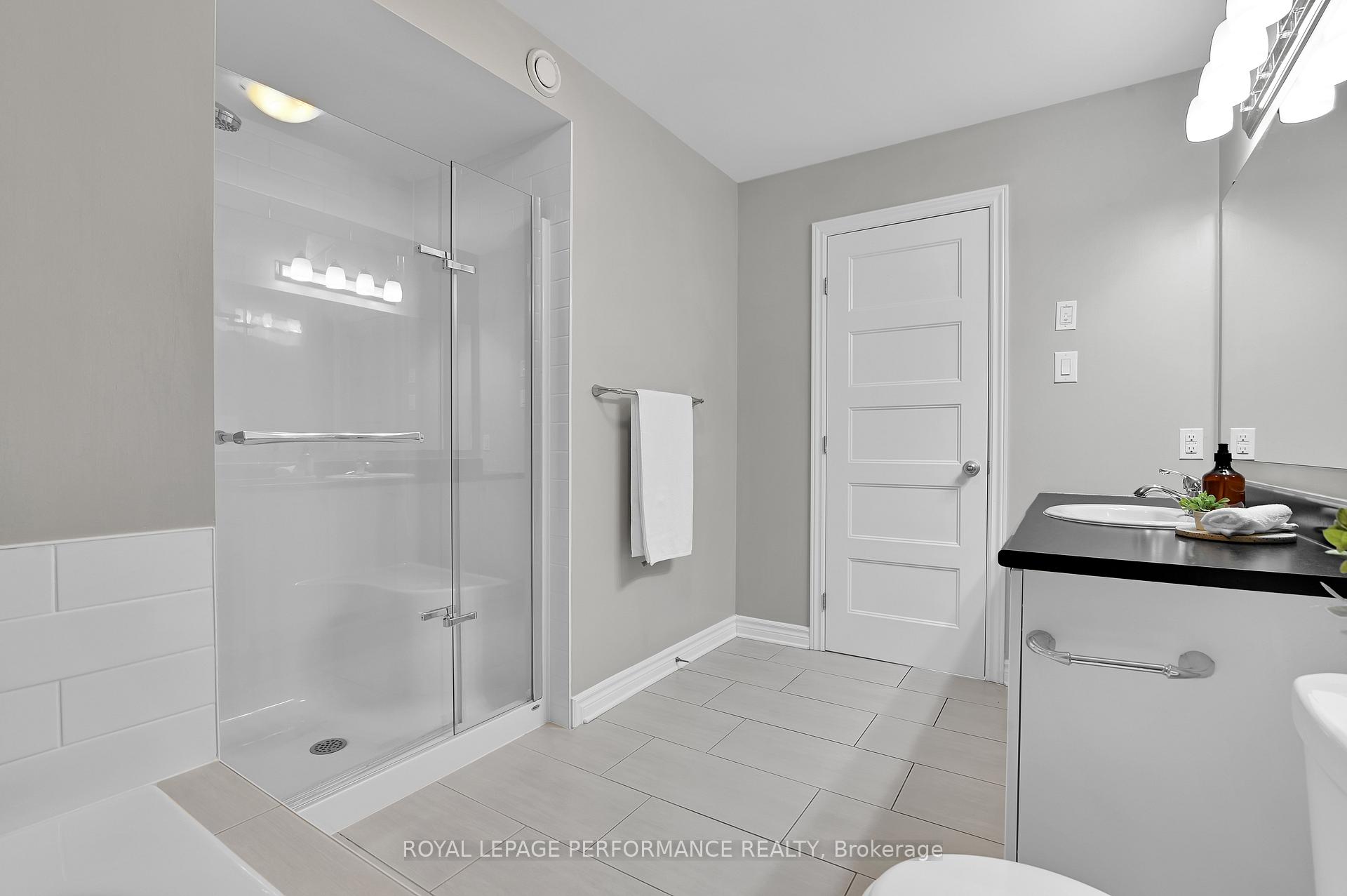 Photo 19 of 322 Fergus Crescent, Ottawa, Barrhaven - Cedargrove/Fraserdale — HOMEH