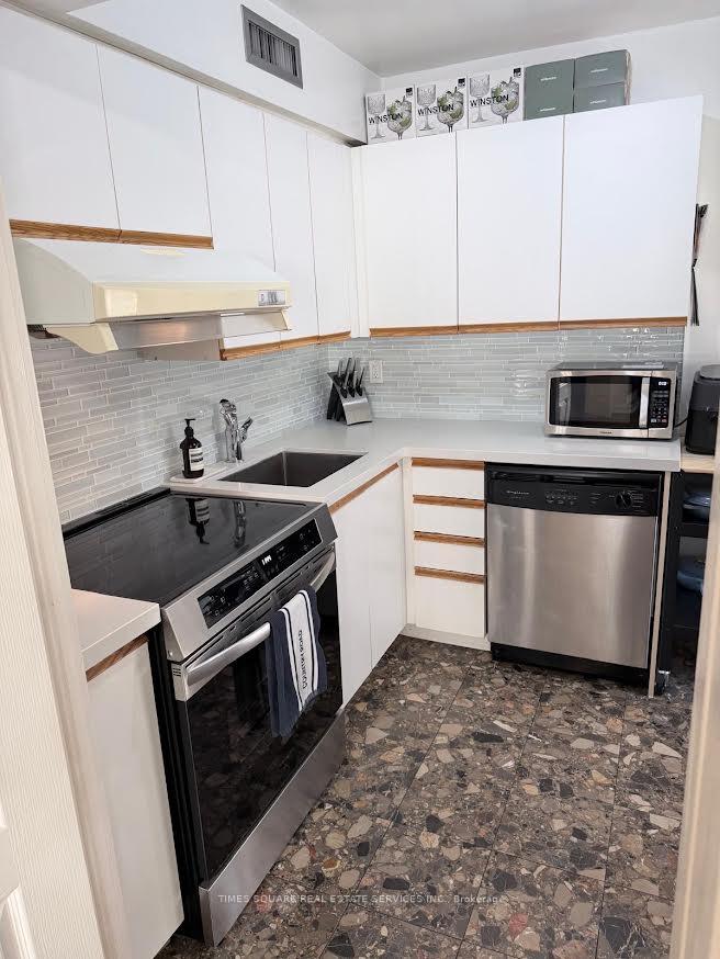 Photo 10 of Unit 2003, 55 Centre Avenue, Toronto, Bay Street Corridor — HOMEH