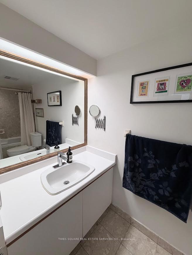 Photo 13 of Unit 2003, 55 Centre Avenue, Toronto, Bay Street Corridor — HOMEH