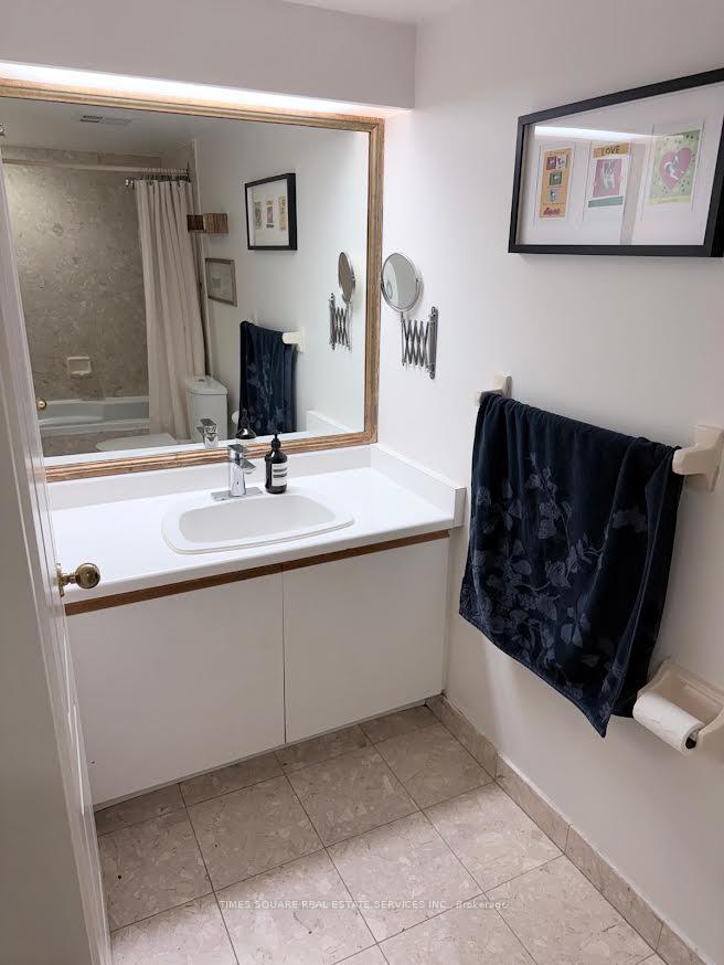 Photo 15 of Unit 2003, 55 Centre Avenue, Toronto, Bay Street Corridor — HOMEH