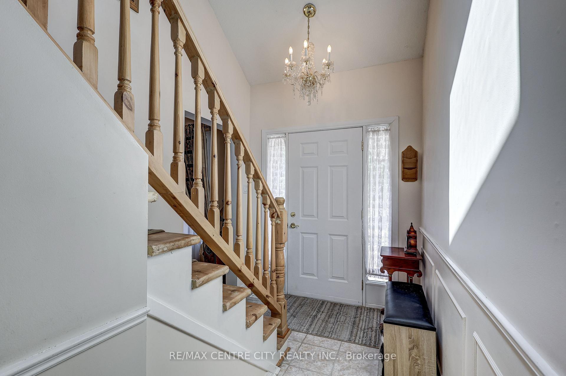 Photo 5 of 48 Clarendon Crescent, London, South P — HOMEH
