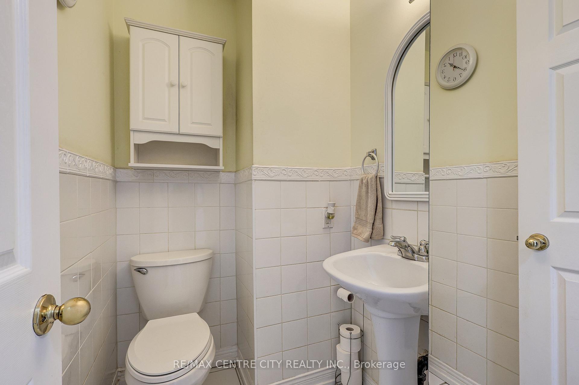 Photo 21 of 48 Clarendon Crescent, London, South P — HOMEH