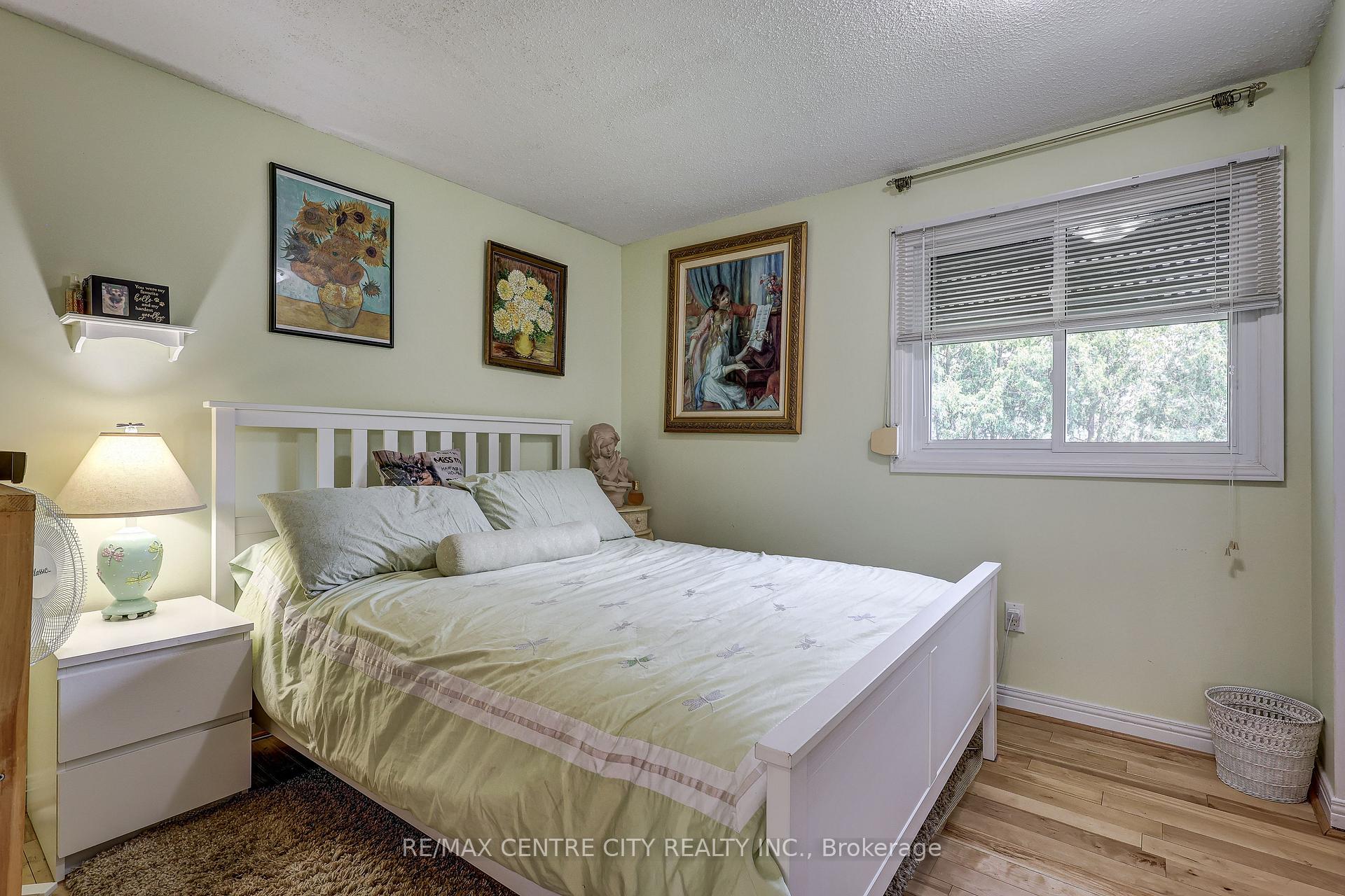 Photo 29 of 48 Clarendon Crescent, London, South P — HOMEH