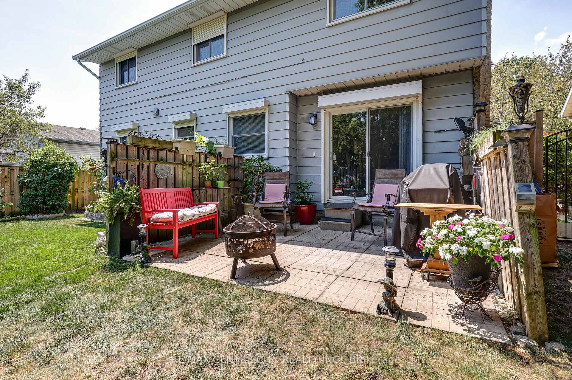 Photo 41 of 48 Clarendon Crescent, London, South P — HOMEH