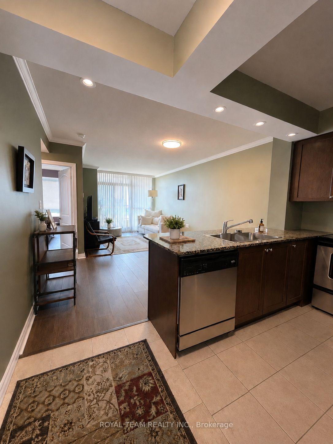 Photo 3 of Unit 1110, 100 Promenade Circle, Vaughan, Beverley Glen — HOMEH