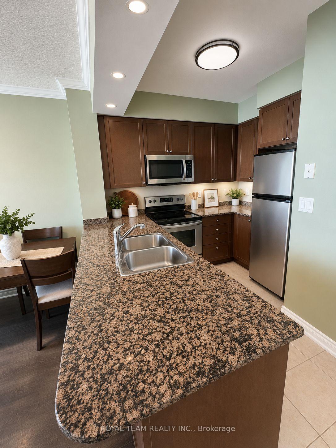 Photo 4 of Unit 1110, 100 Promenade Circle, Vaughan, Beverley Glen — HOMEH