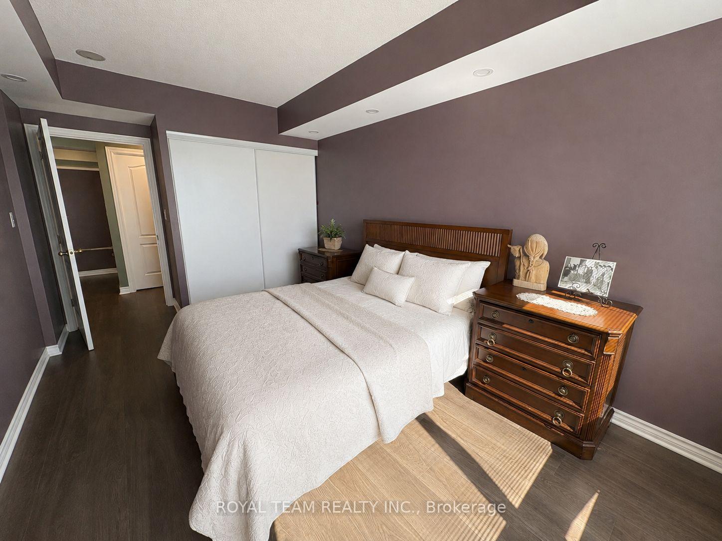Photo 8 of Unit 1110, 100 Promenade Circle, Vaughan, Beverley Glen — HOMEH