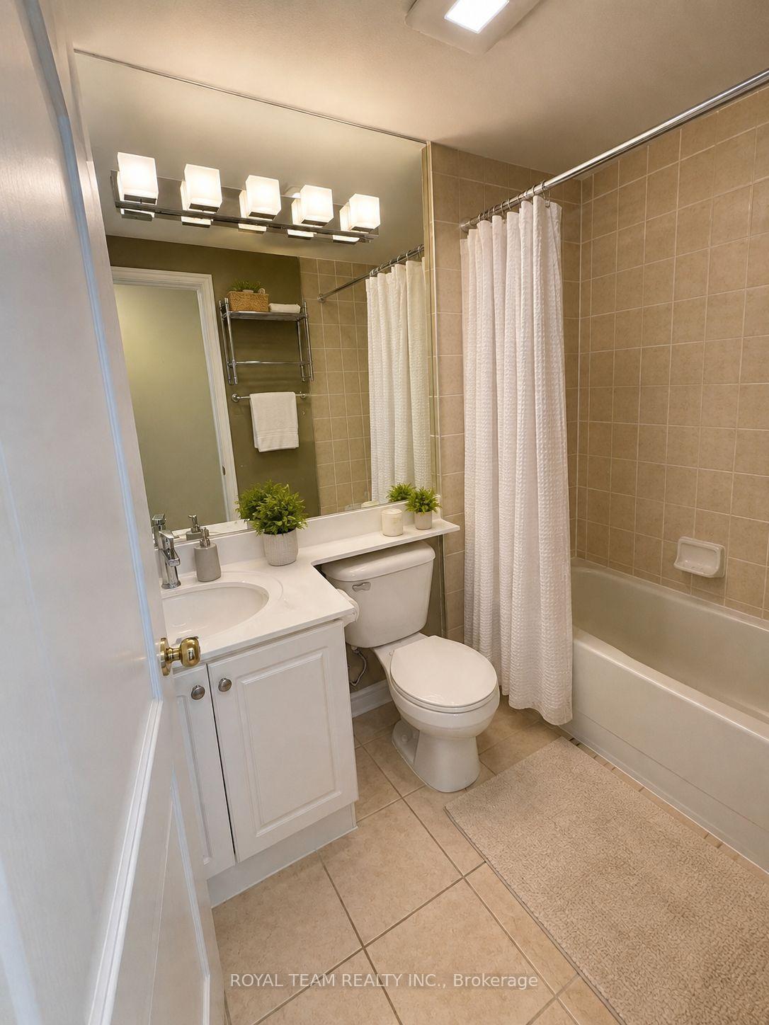 Photo 10 of Unit 1110, 100 Promenade Circle, Vaughan, Beverley Glen — HOMEH