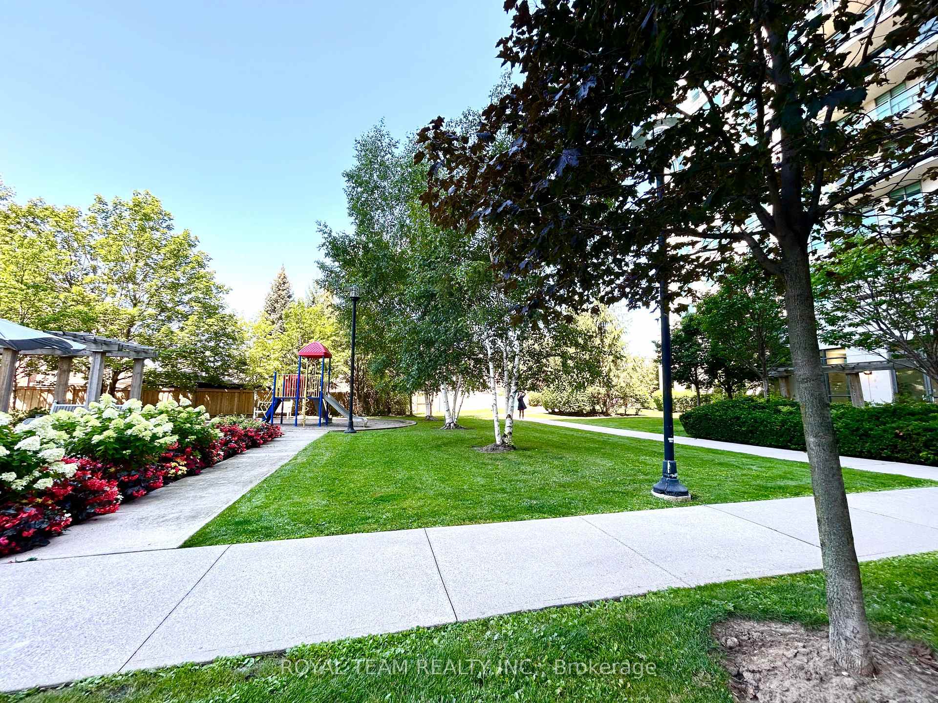 Photo 29 of Unit 1110, 100 Promenade Circle, Vaughan, Beverley Glen — HOMEH