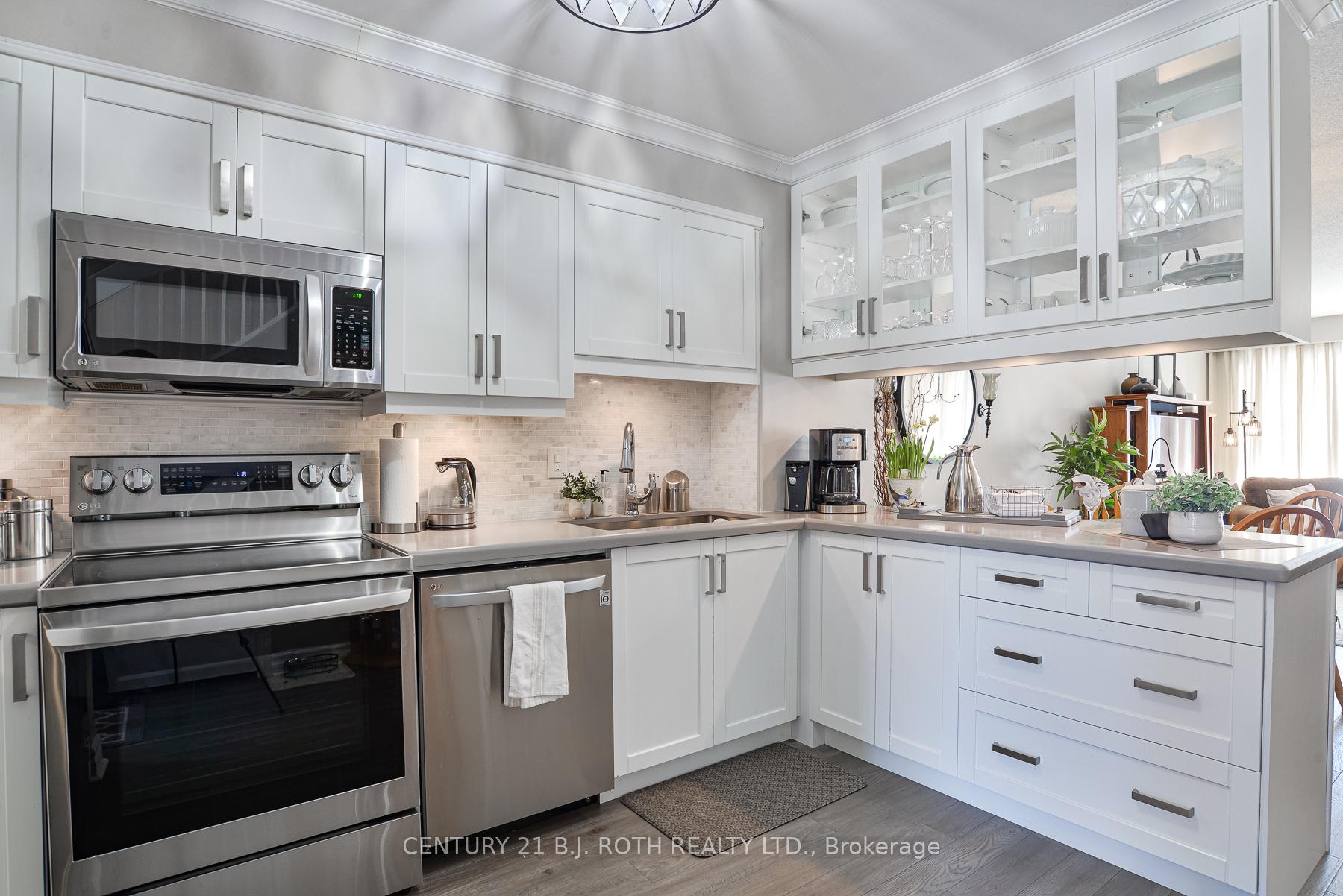 Photo 5 of Unit Unit 4, 4 Paradise Boulevard, Ramara, Rural Ramara — HOMEH