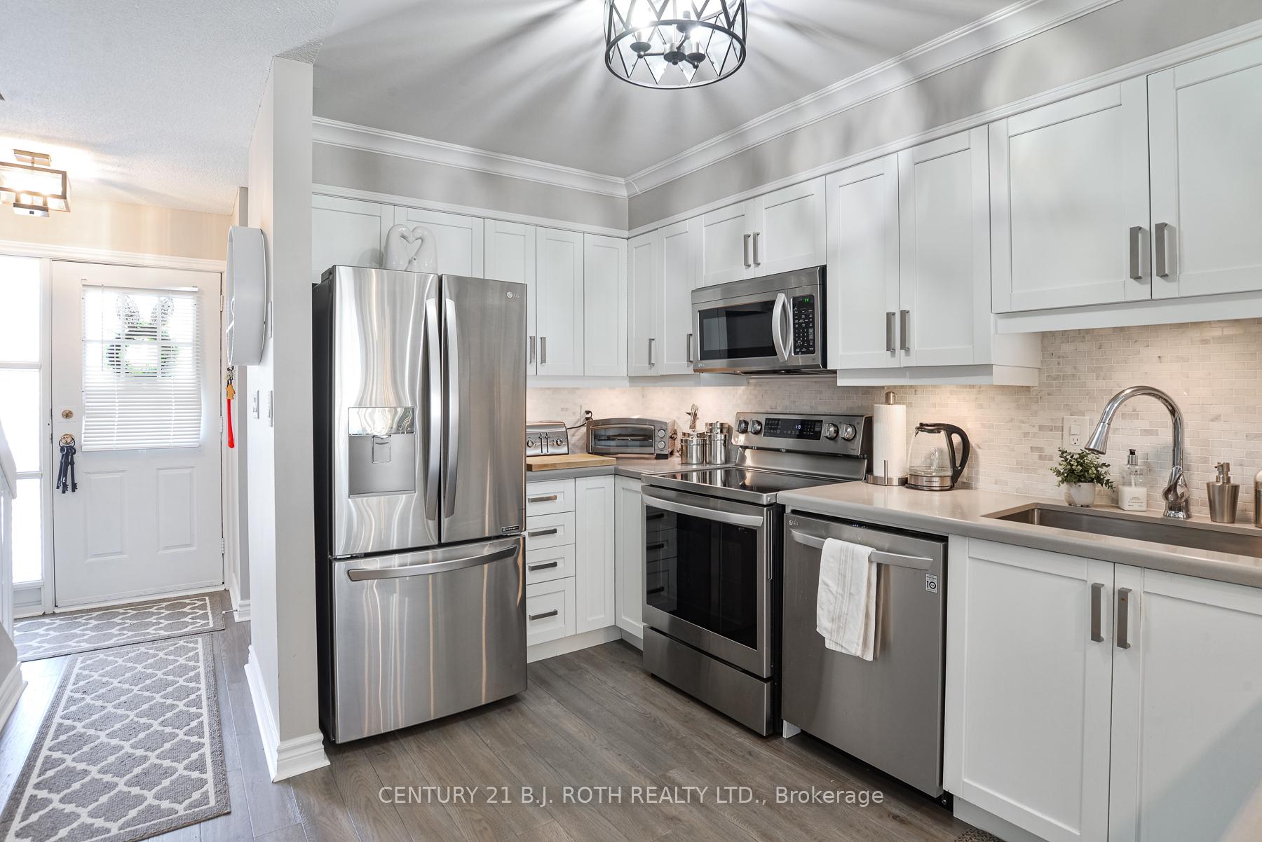 Photo 6 of Unit Unit 4, 4 Paradise Boulevard, Ramara, Rural Ramara — HOMEH