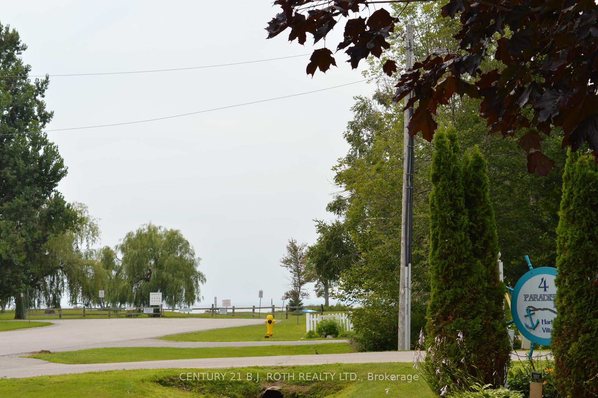 Photo 26 of Unit Unit 4, 4 Paradise Boulevard, Ramara, Rural Ramara — HOMEH