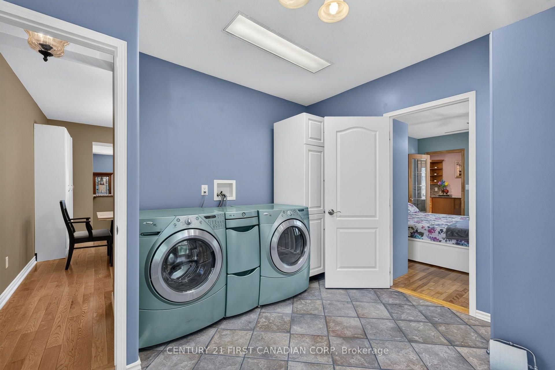 Photo 14 of 595 Winblest Avenue, London, South R — HOMEH