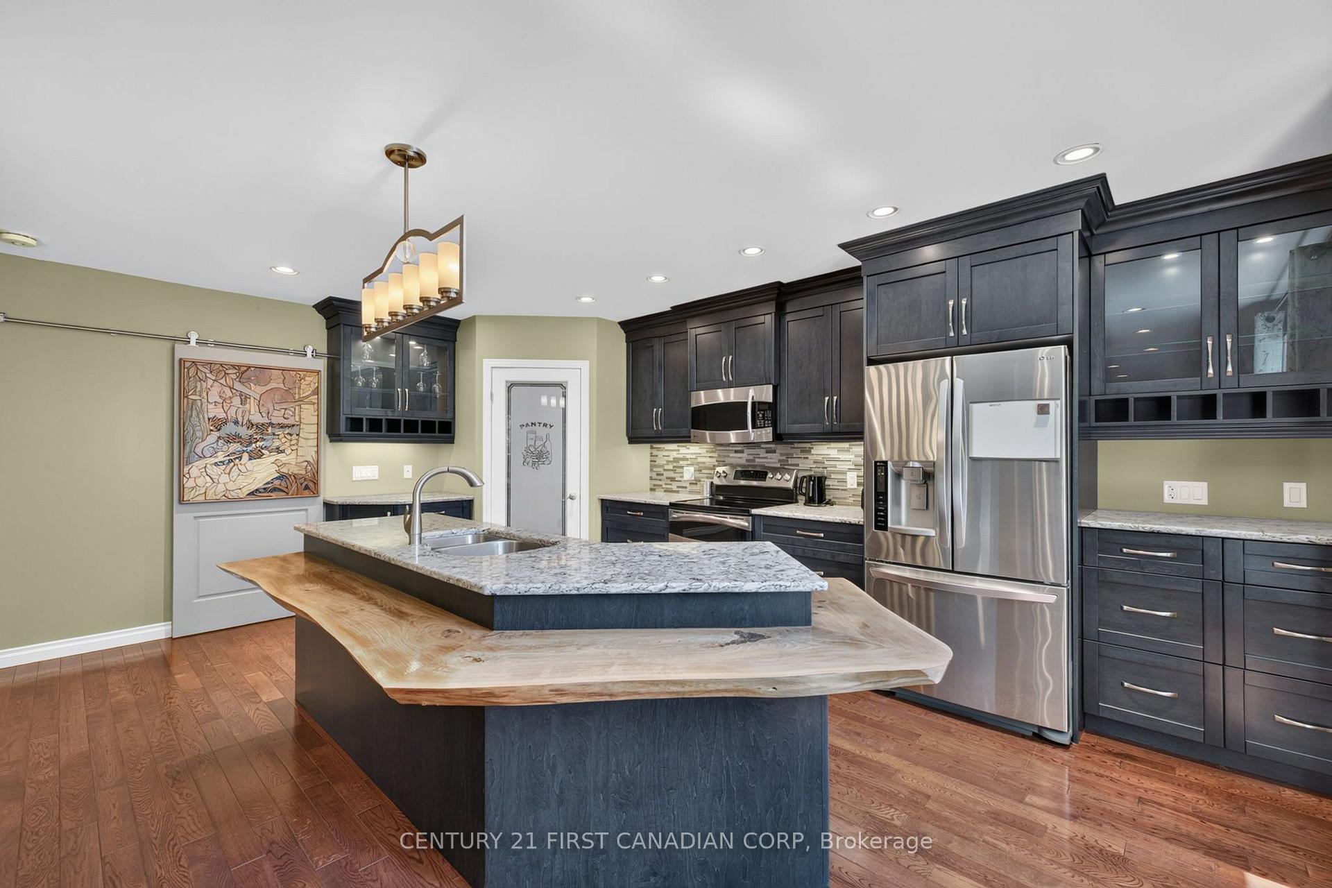Photo 33 of 595 Winblest Avenue, London, South R — HOMEH