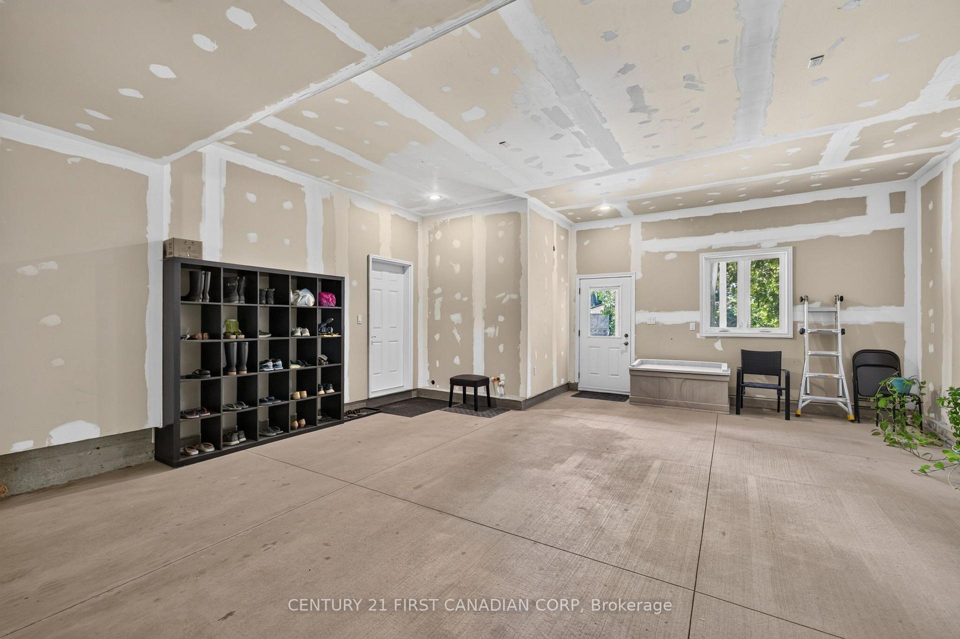 Photo 38 of 595 Winblest Avenue, London, South R — HOMEH