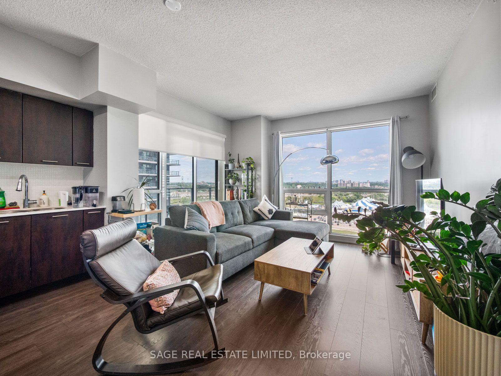Front of Unit 1704, 2220 Lake Shore Boulevard W