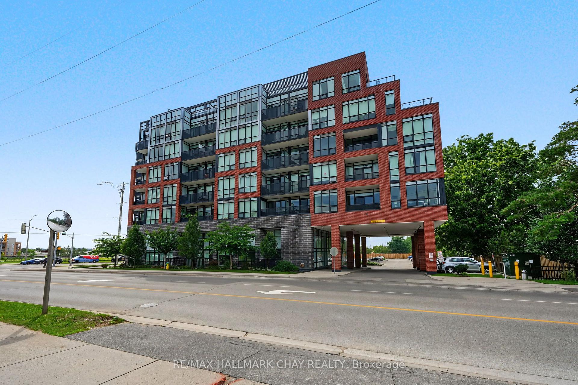 Photo of Unit 418, 681 Yonge Street