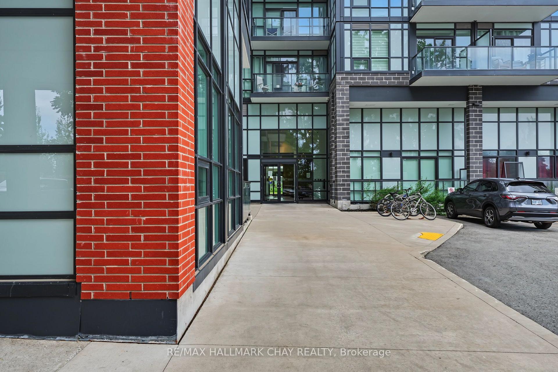 Photo 3 of Unit 418, 681 Yonge Street, Barrie, Painswick South — HOMEH