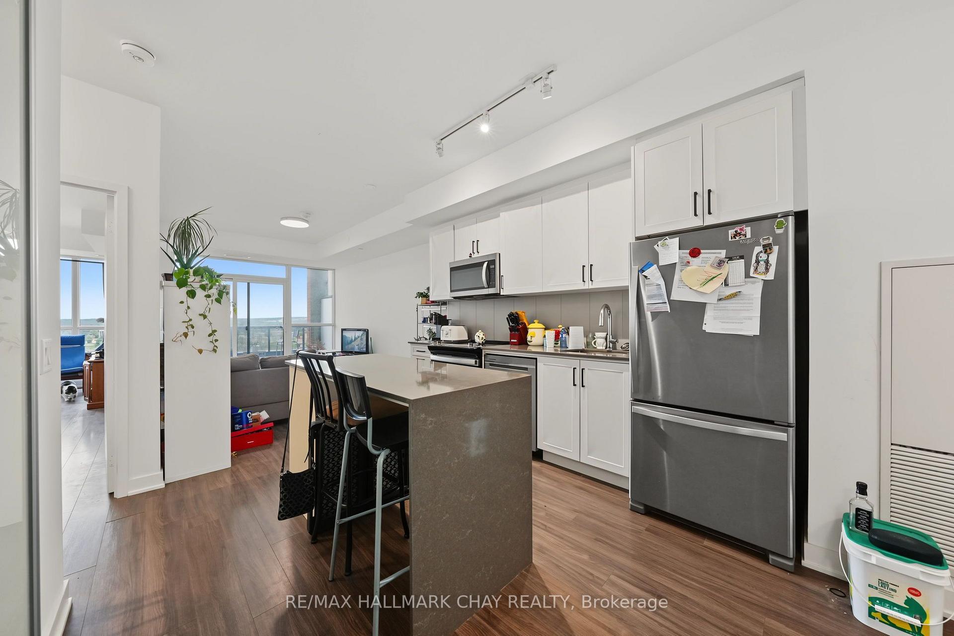 Photo 9 of Unit 418, 681 Yonge Street, Barrie, Painswick South — HOMEH