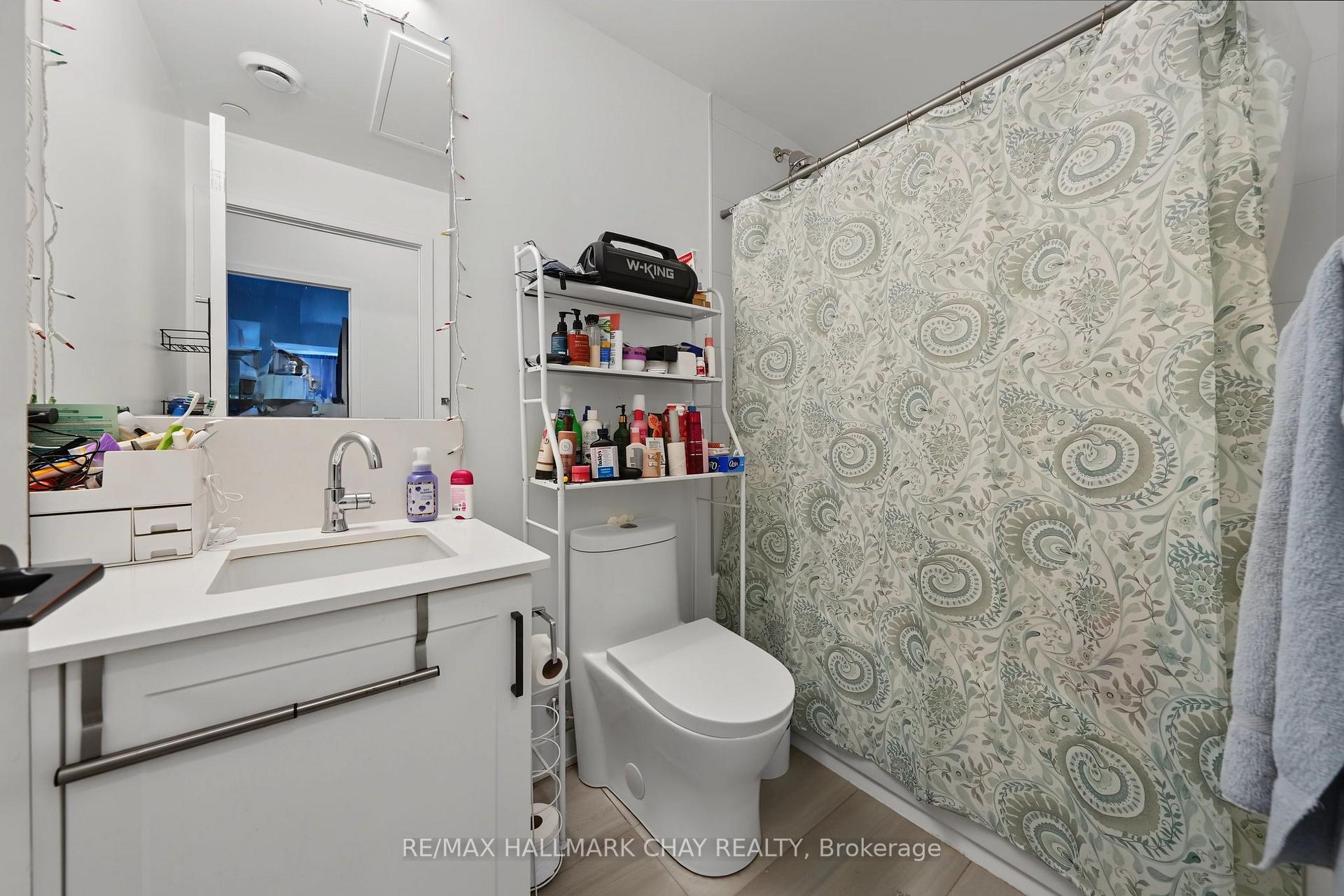 Photo 15 of Unit 418, 681 Yonge Street, Barrie, Painswick South — HOMEH