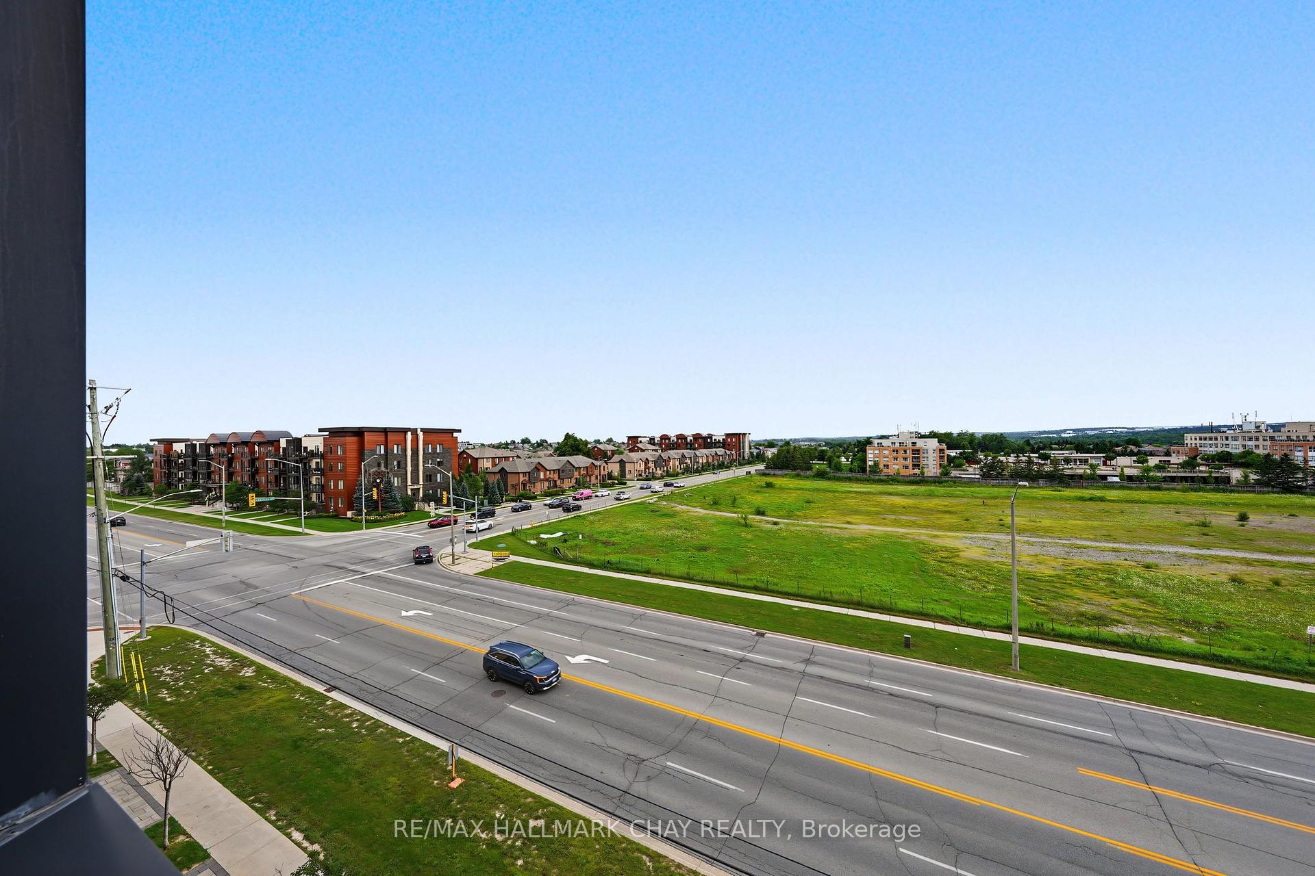 Photo 18 of Unit 418, 681 Yonge Street, Barrie, Painswick South — HOMEH