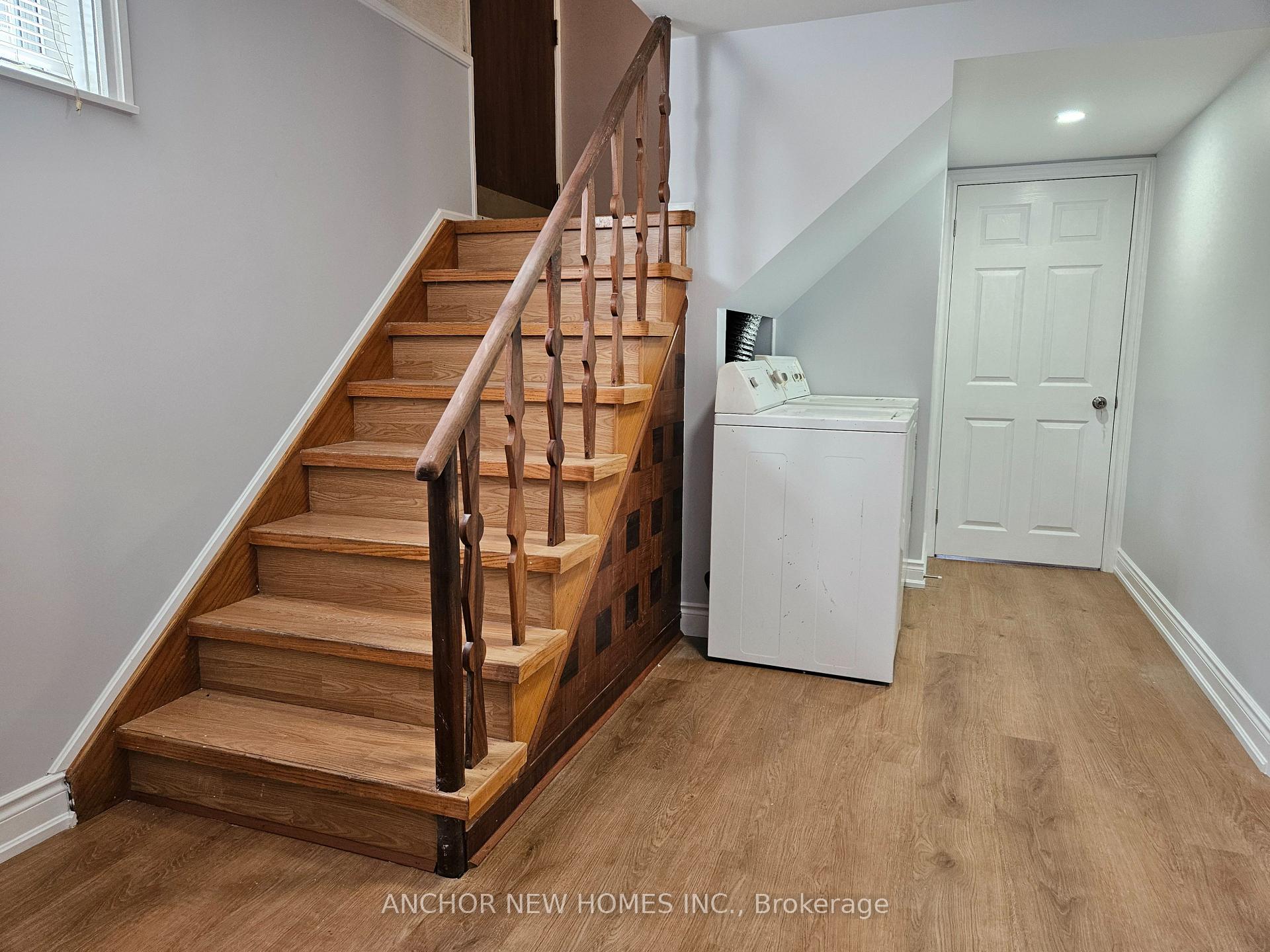Photo 2 of 24 Fletcher Place, Etobicoke, Kingsview Village-The Westway — HOMEH