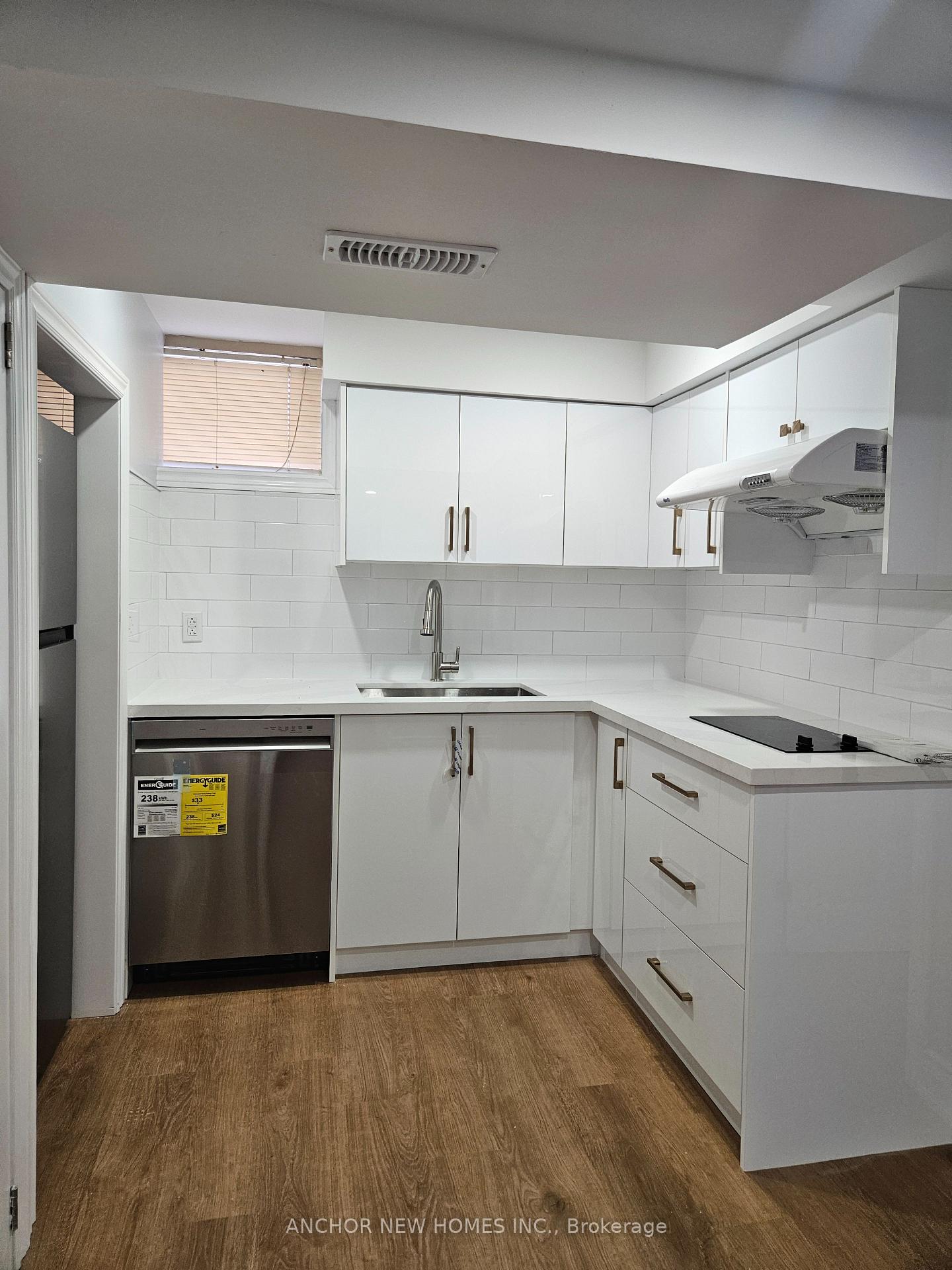 Photo 4 of 24 Fletcher Place, Etobicoke, Kingsview Village-The Westway — HOMEH