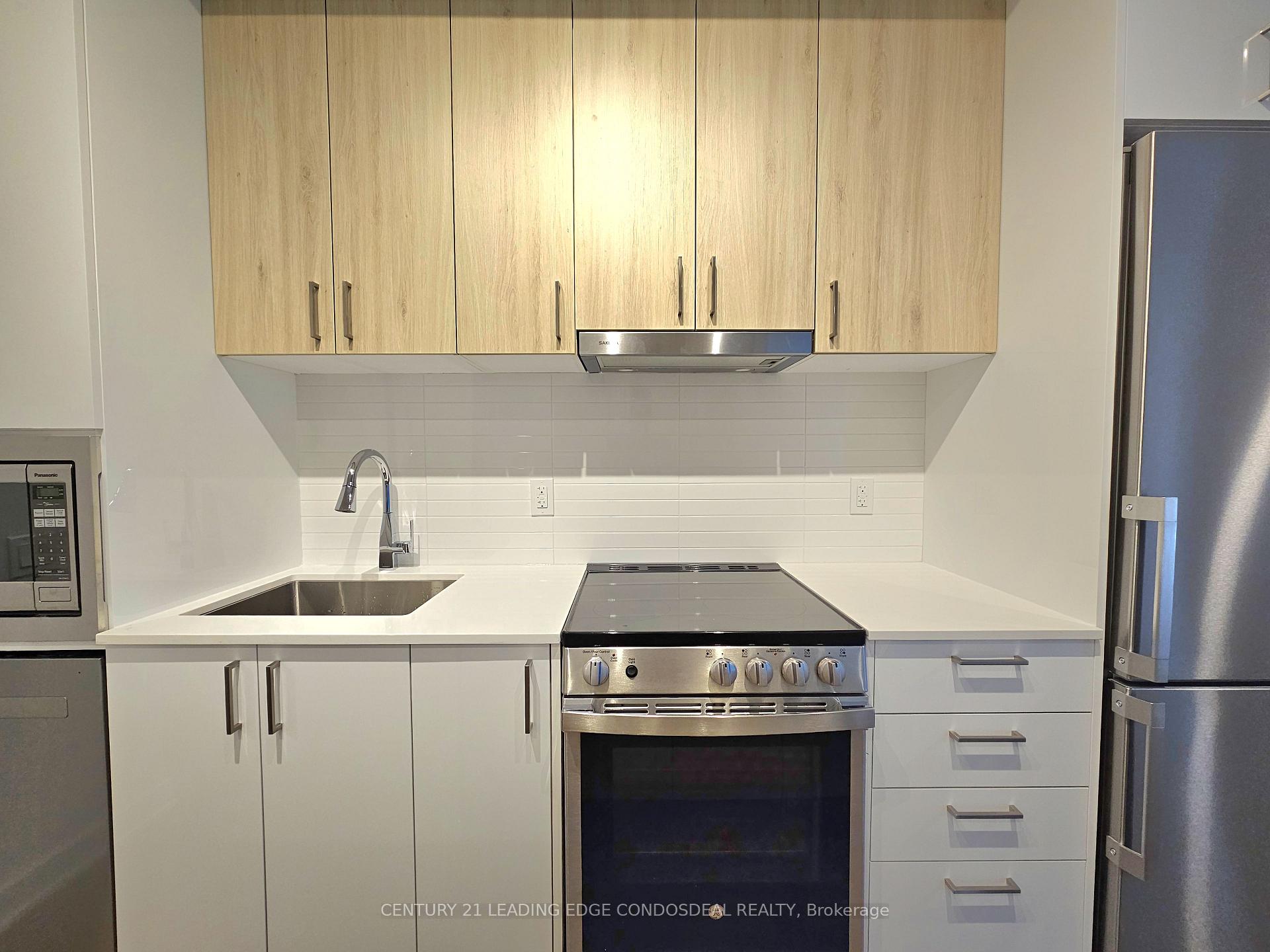 Photo 3 of Unit 419, 30 Upper Mall Way, Vaughan, Brownridge — HOMEH