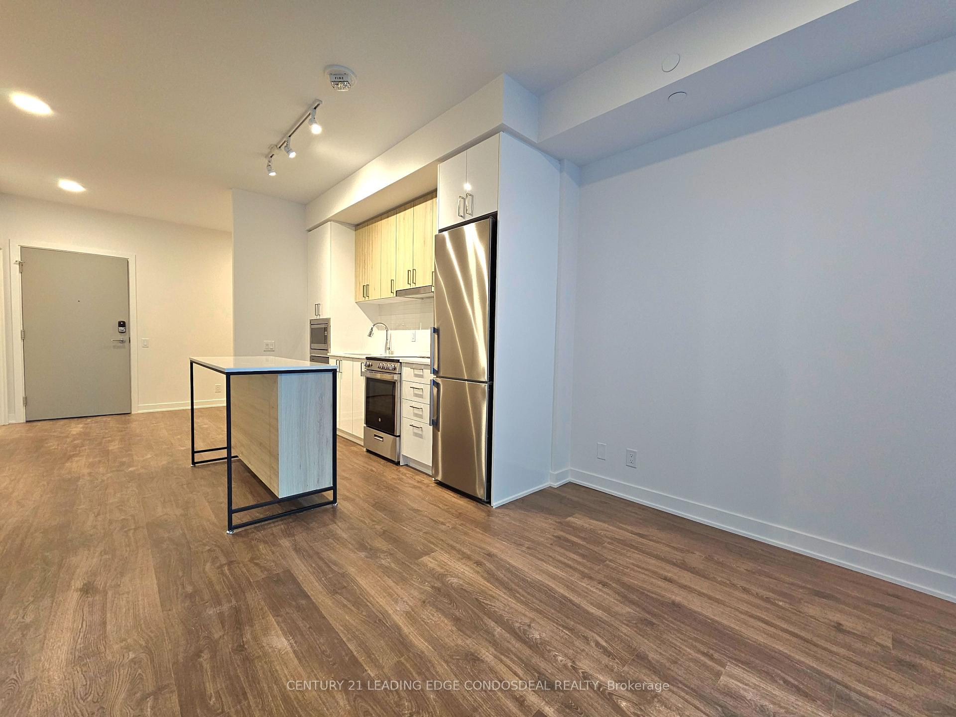 Photo 5 of Unit 419, 30 Upper Mall Way, Vaughan, Brownridge — HOMEH