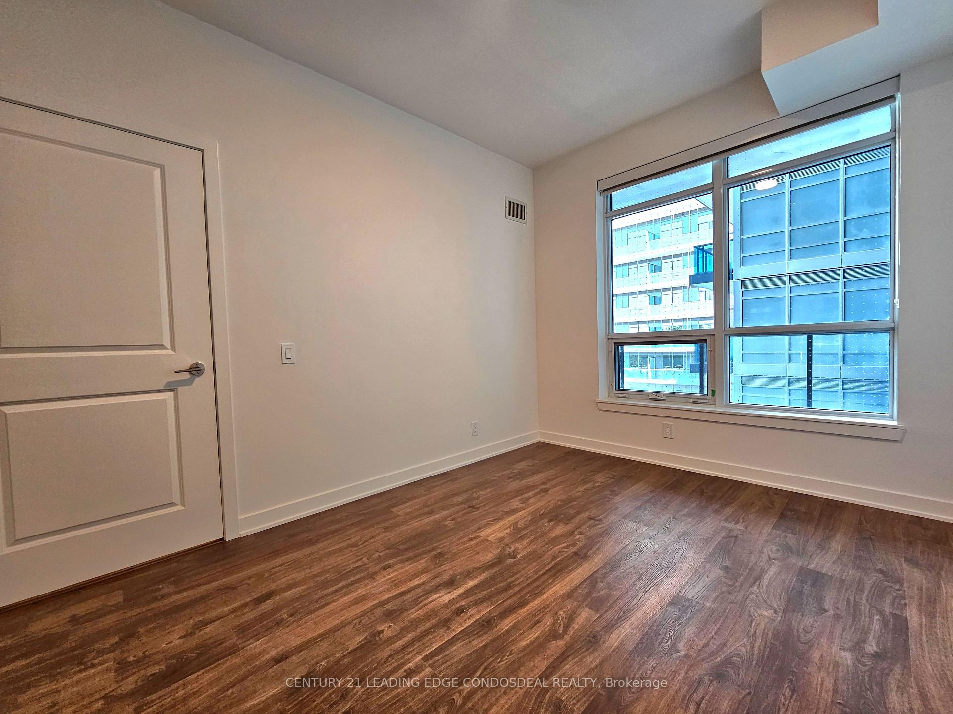 Photo 6 of Unit 419, 30 Upper Mall Way, Vaughan, Brownridge — HOMEH