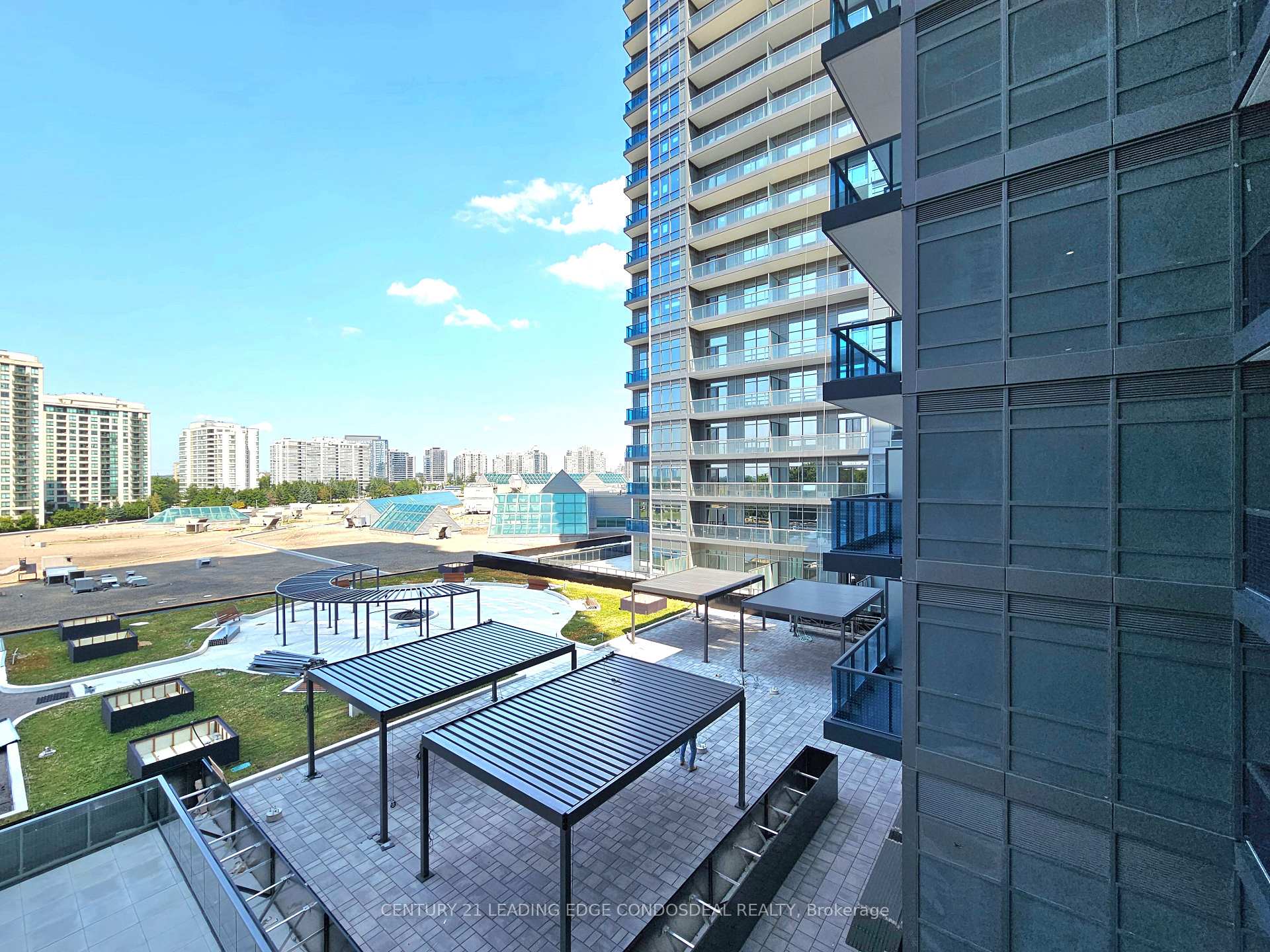 Photo 13 of Unit 419, 30 Upper Mall Way, Vaughan, Brownridge — HOMEH