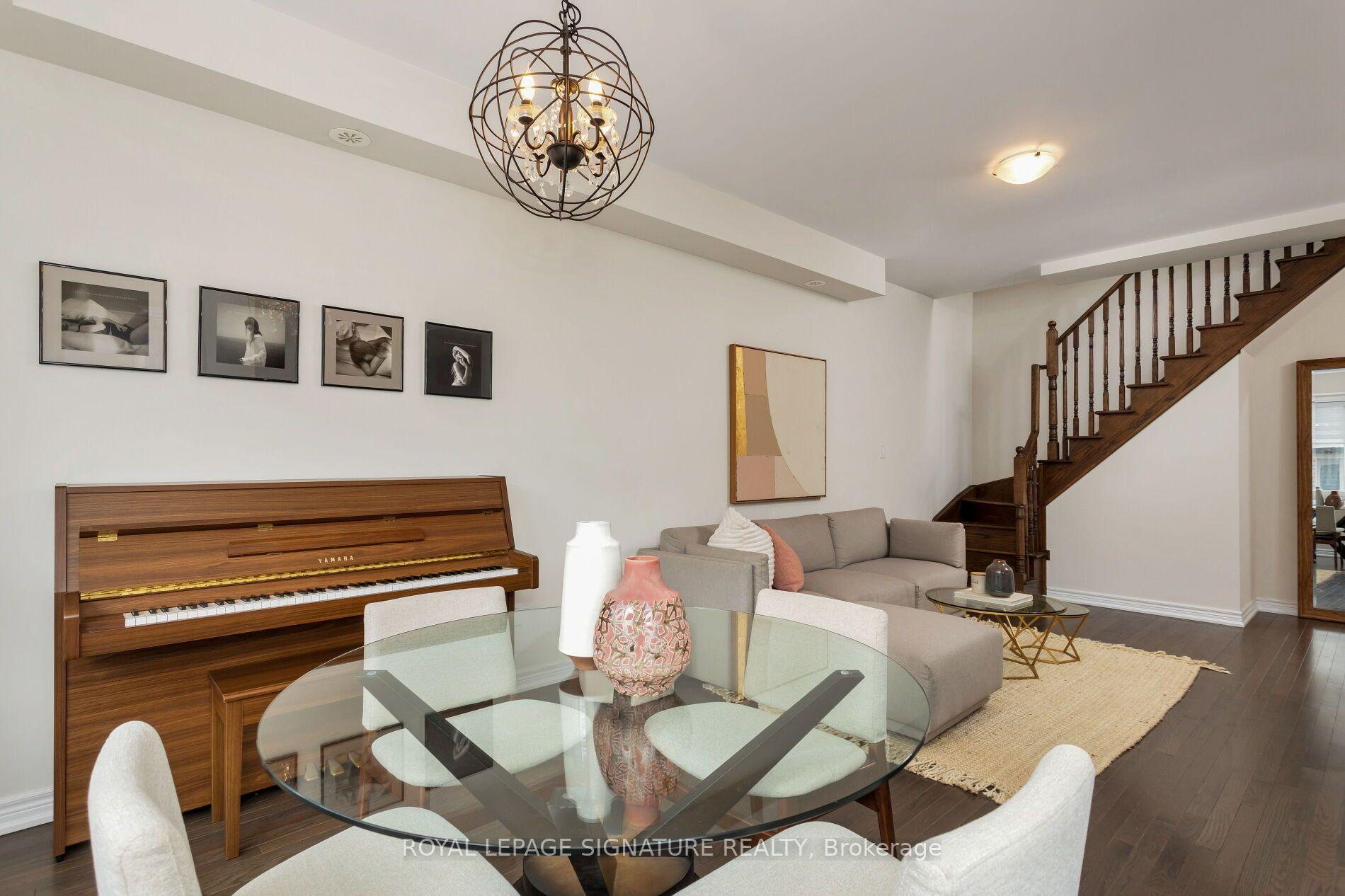 Photo 1 of Unit 18, 105 Kayla Crescent, Vaughan, Maple — HOMEH