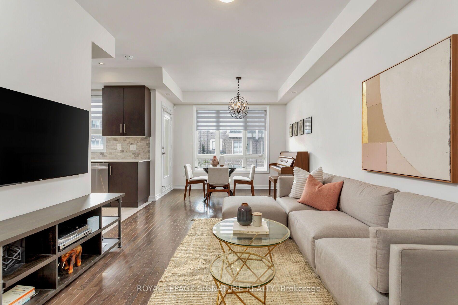 Photo 3 of Unit 18, 105 Kayla Crescent, Vaughan, Maple — HOMEH