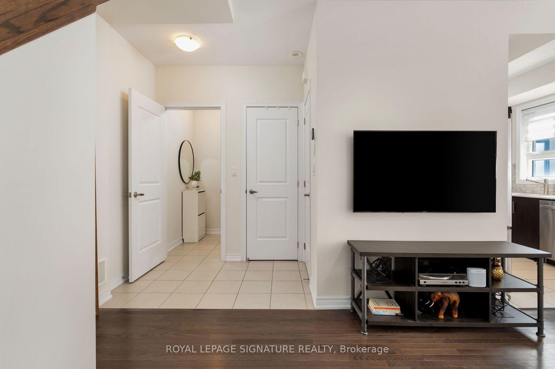 Photo 19 of Unit 18, 105 Kayla Crescent, Vaughan, Maple — HOMEH