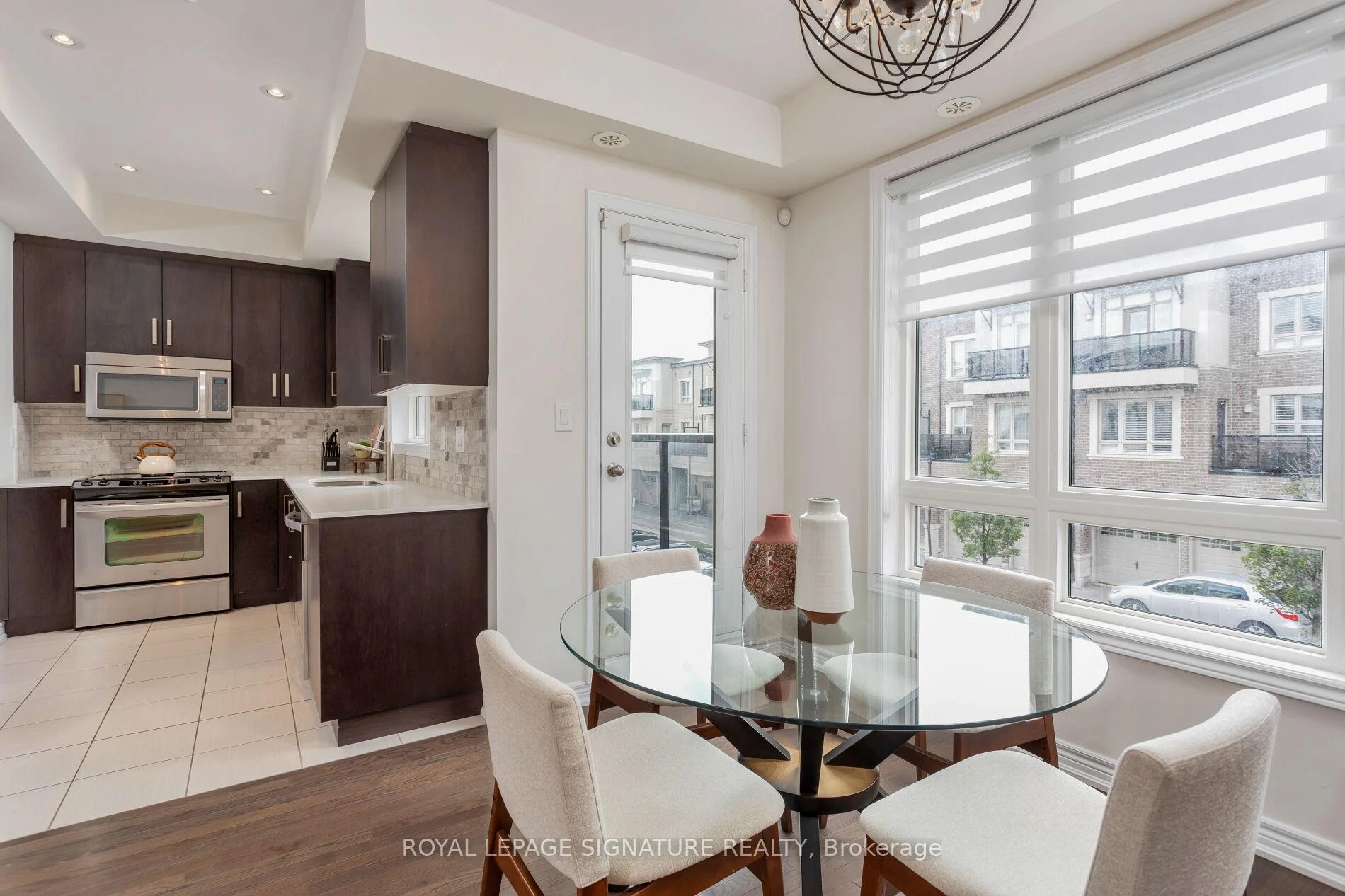 Photo 12 of Unit 18, 105 Kayla Crescent, Vaughan, Maple — HOMEH