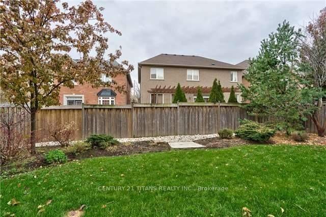 Photo 29 of 170 Tawny Crescent, Oakville, Bronte — HOMEH