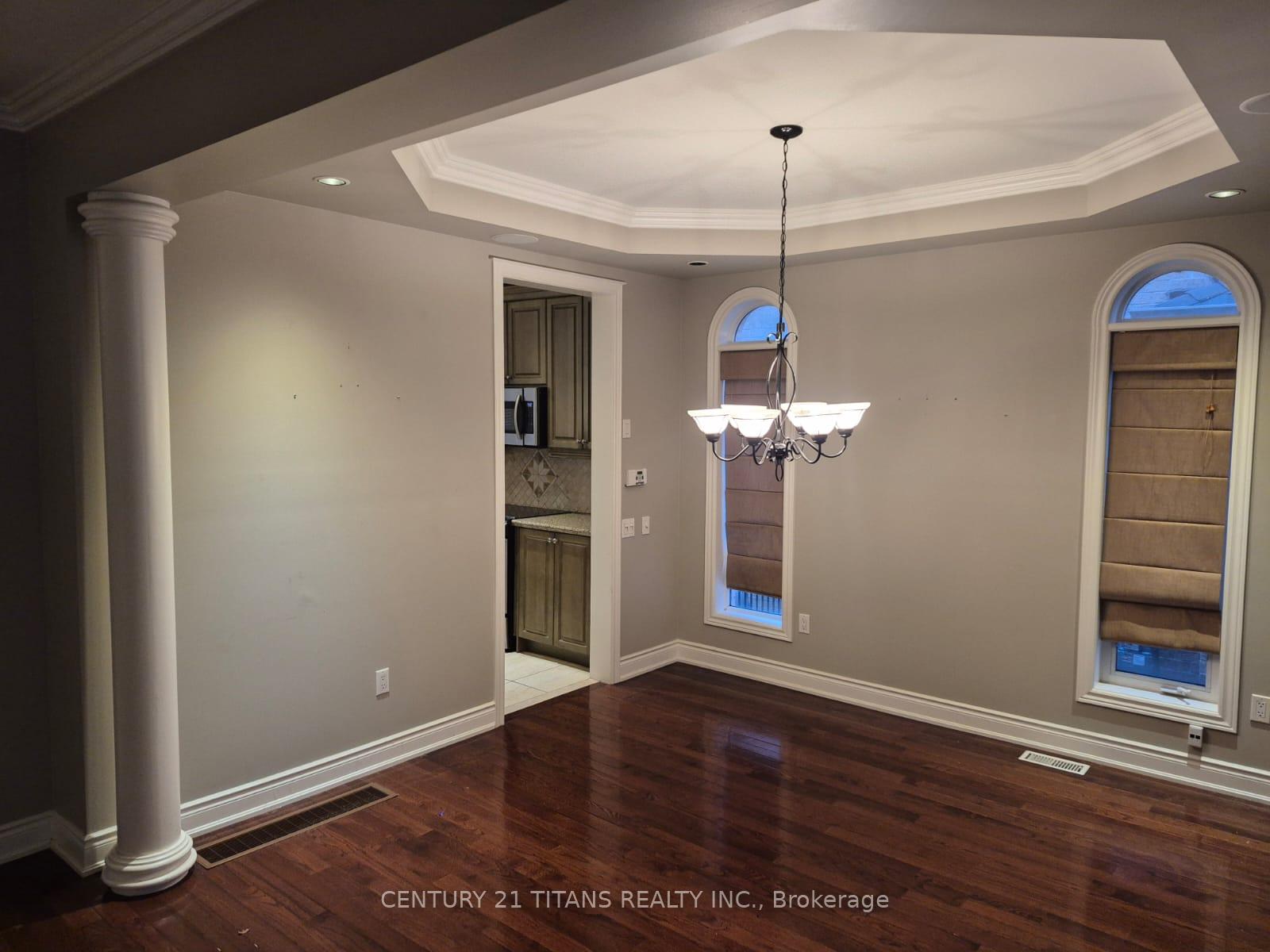 Photo 3 of 170 Tawny Crescent, Oakville, Bronte — HOMEH
