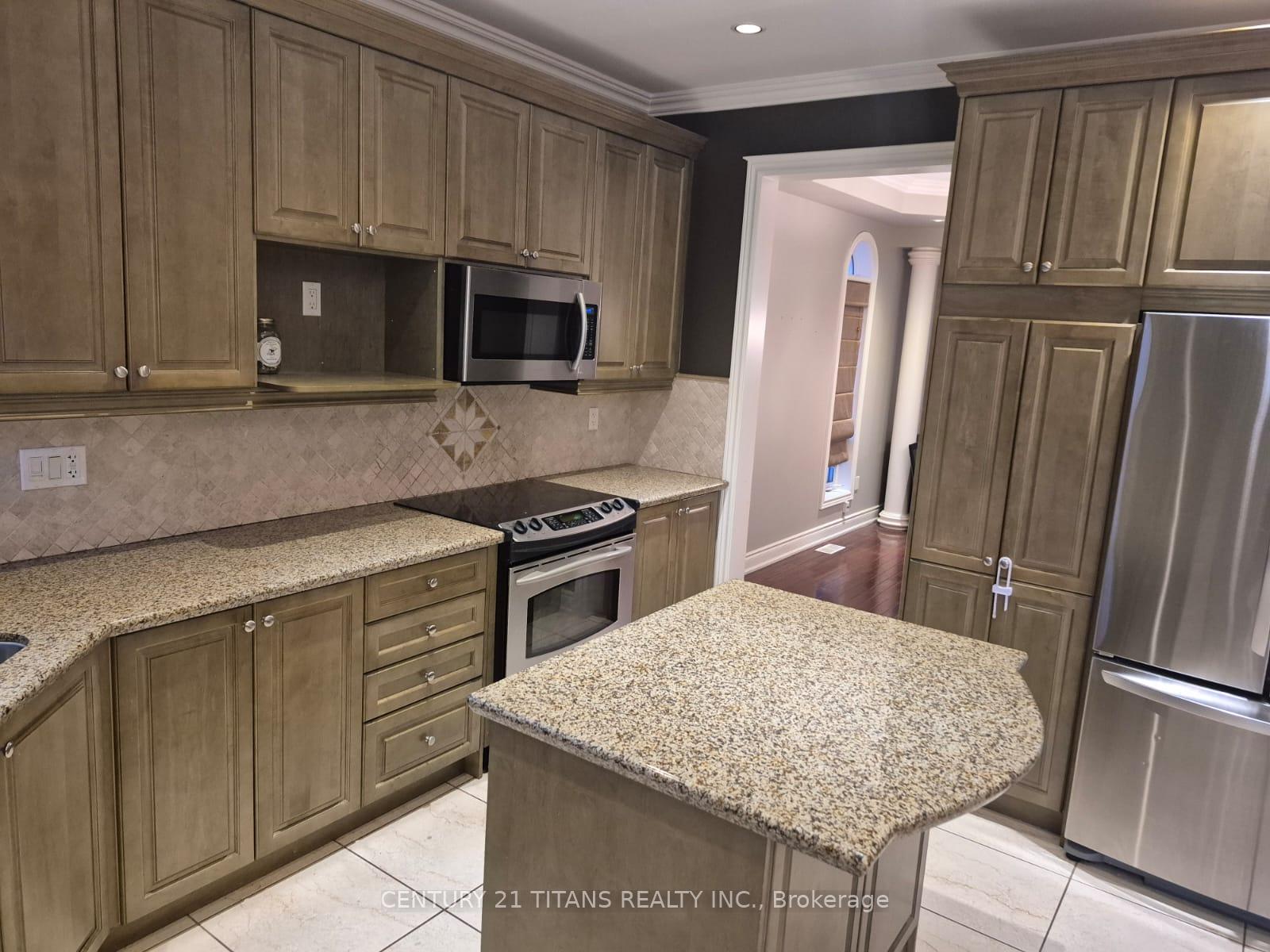 Photo 8 of 170 Tawny Crescent, Oakville, Bronte — HOMEH