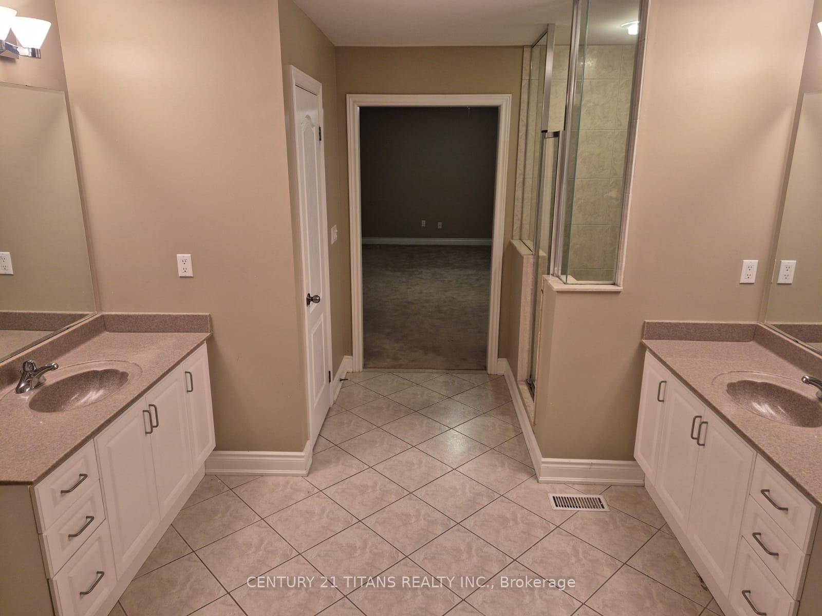 Photo 20 of 170 Tawny Crescent, Oakville, Bronte — HOMEH