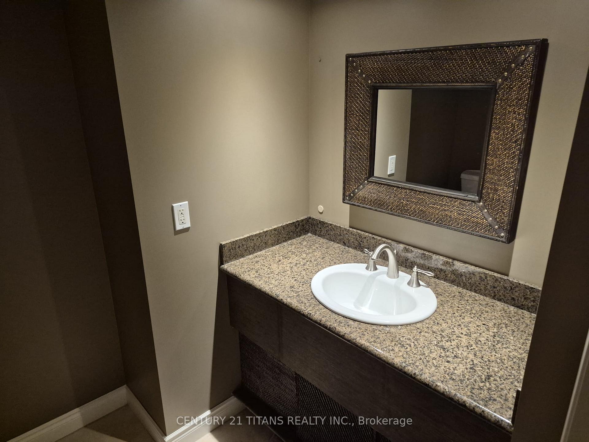 Photo 26 of 170 Tawny Crescent, Oakville, Bronte — HOMEH