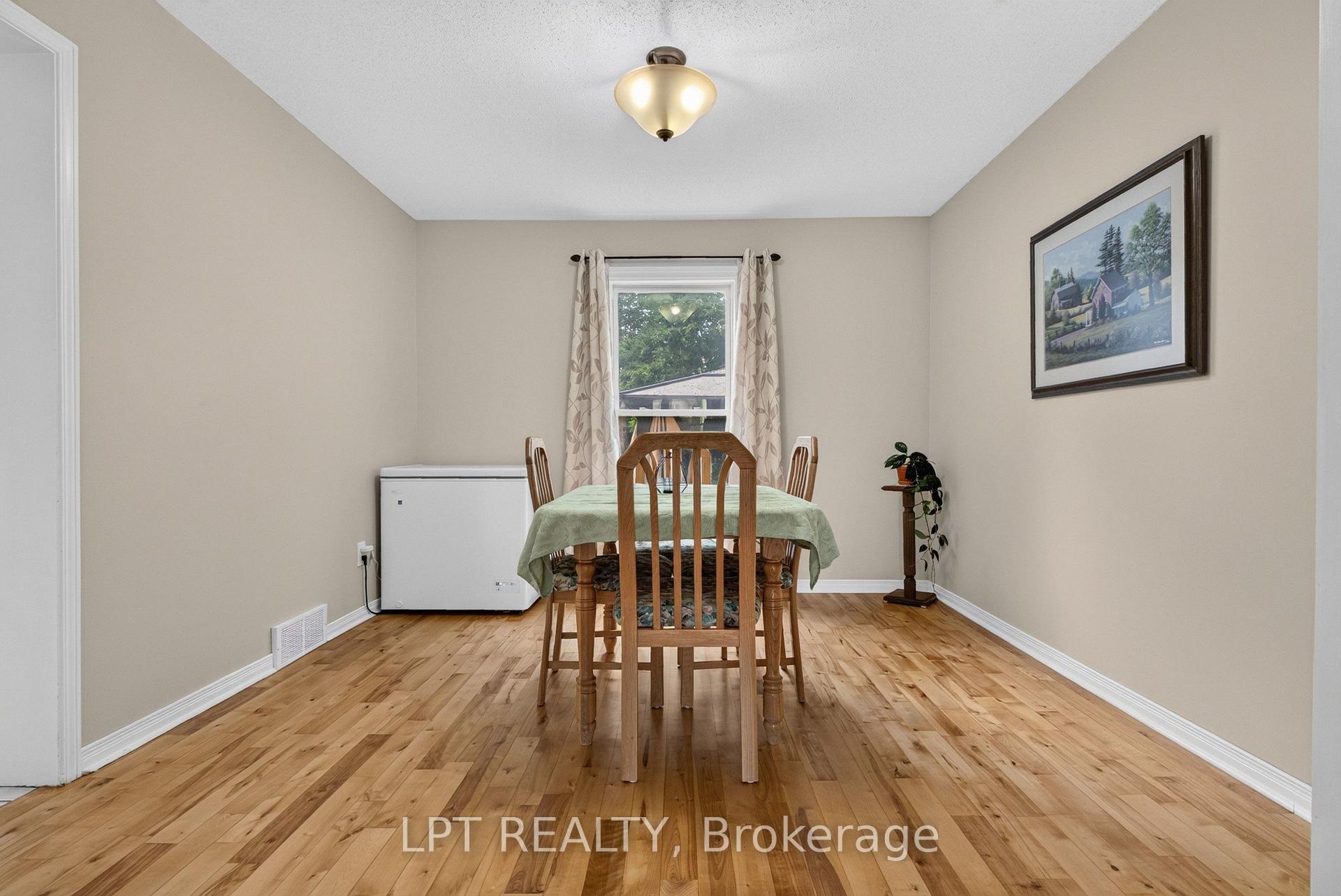 Photo 7 of 56 Victor Street, Ottawa, Stittsville (Central) — HOMEH