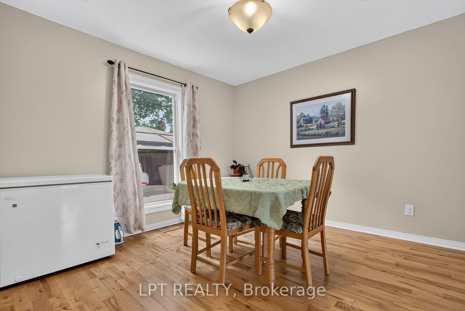 Photo 8 of 56 Victor Street, Ottawa, Stittsville (Central) — HOMEH