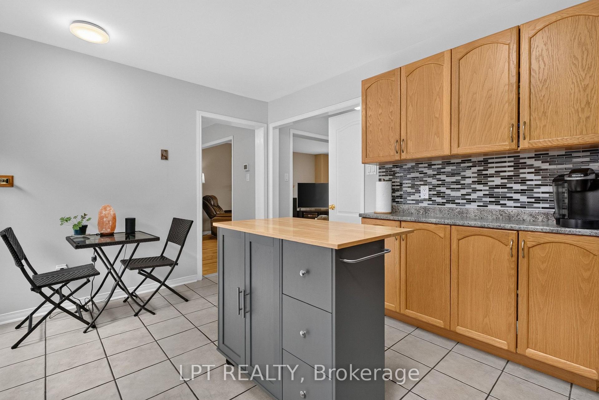 Photo 13 of 56 Victor Street, Ottawa, Stittsville (Central) — HOMEH