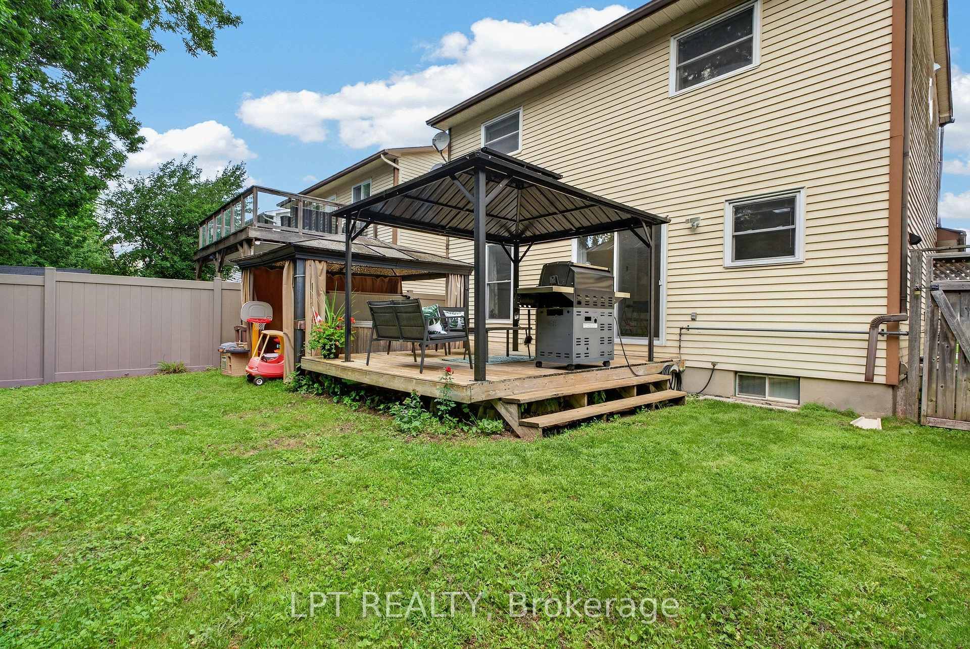 Photo 40 of 56 Victor Street, Ottawa, Stittsville (Central) — HOMEH