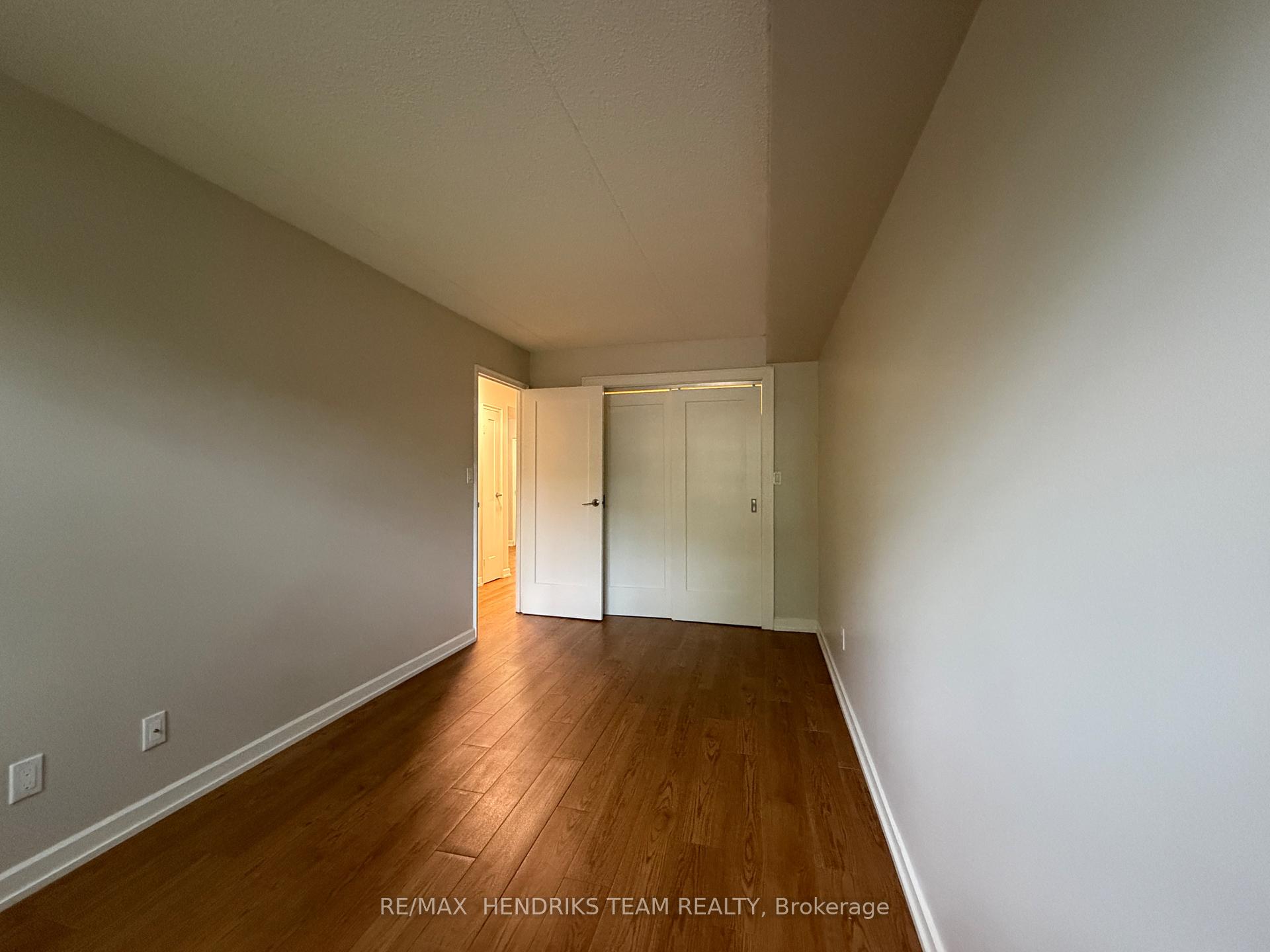 Photo 6 of Unit 210, 234 Oakdale Avenue, St. Catharines, E. Chester — HOMEH
