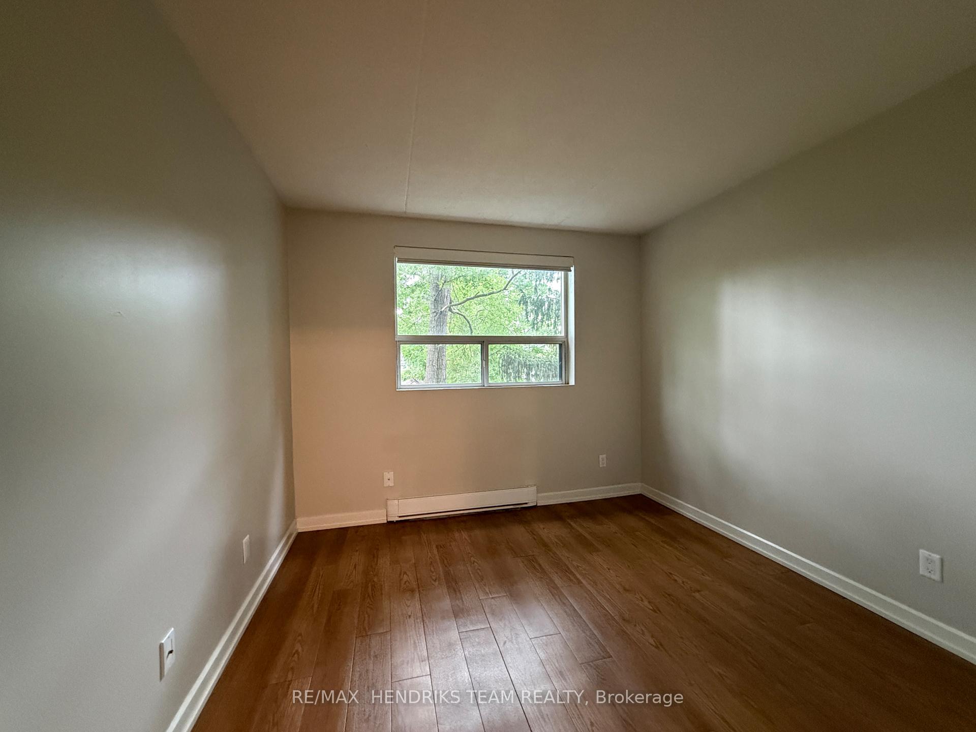 Photo 7 of Unit 210, 234 Oakdale Avenue, St. Catharines, E. Chester — HOMEH