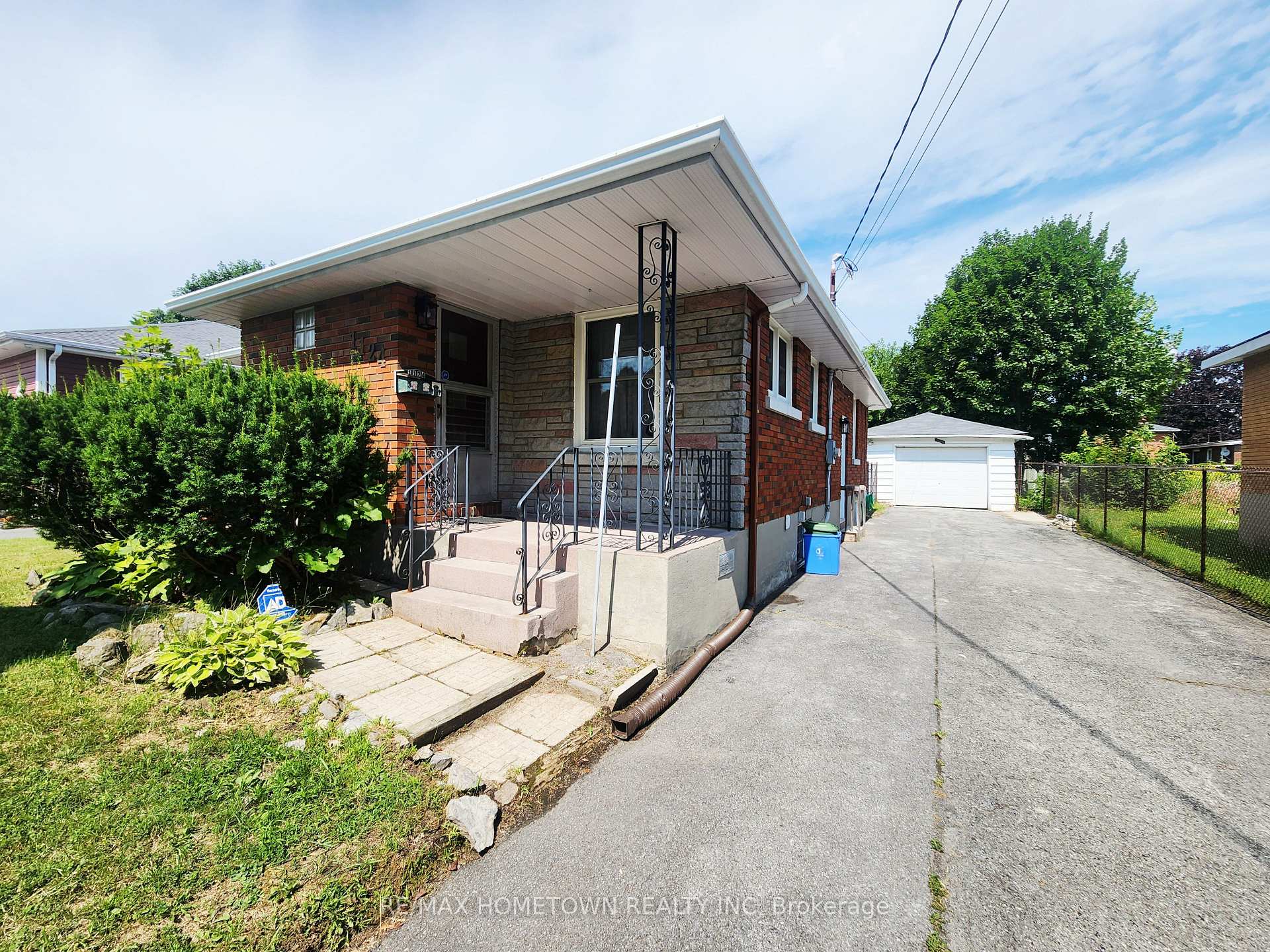 Photo 2 of 1124 Fourth Street E, Cornwall, Cornwall — HOMEH
