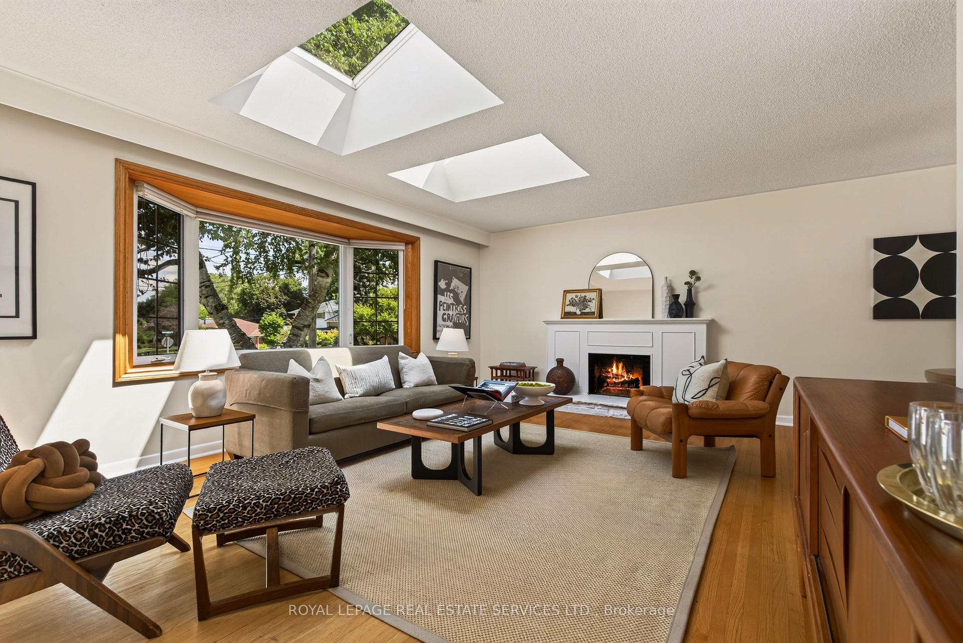 Photo 12 of 17 Lynndale Drive, Hamilton, Dundas — HOMEH