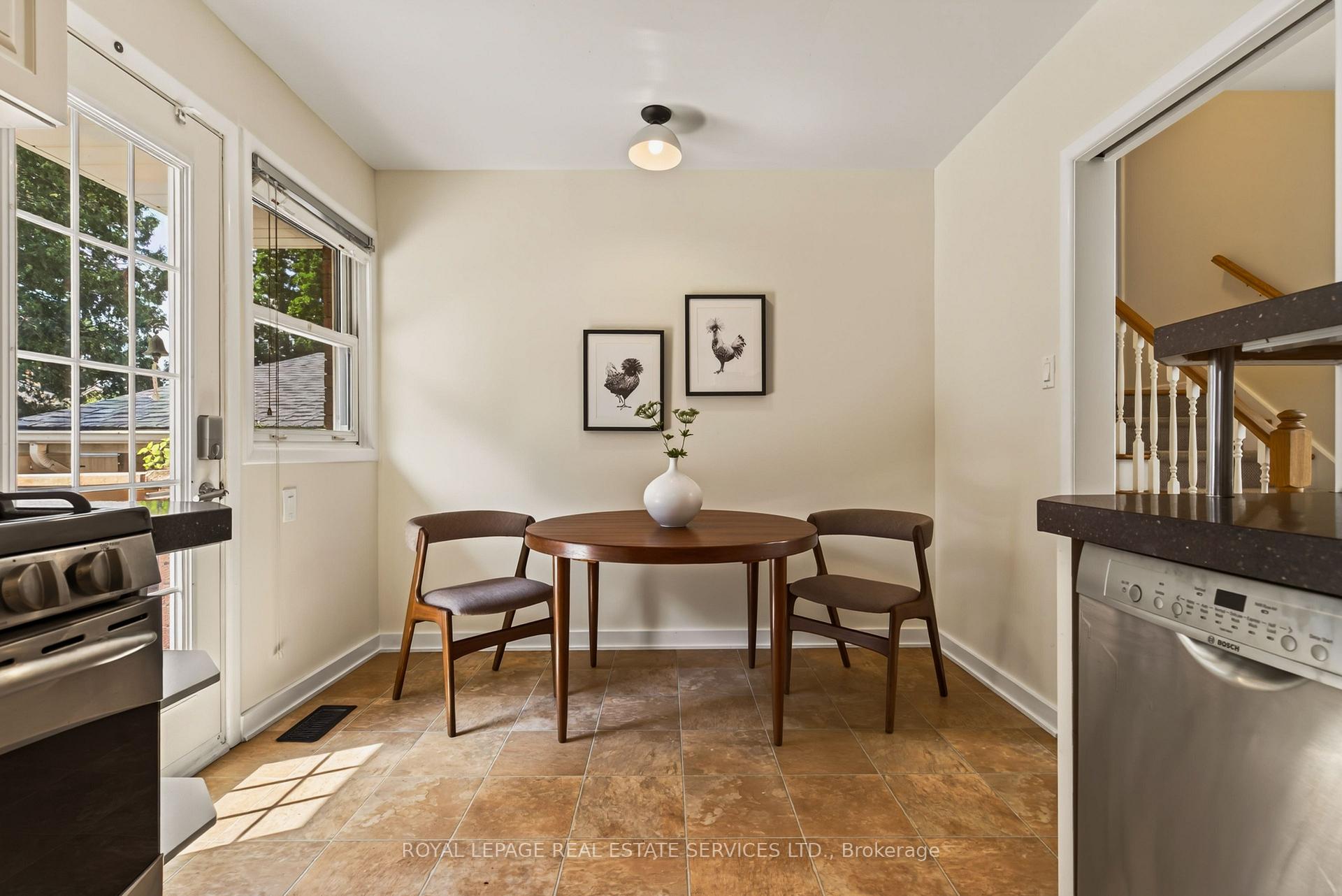 Photo 28 of 17 Lynndale Drive, Hamilton, Dundas — HOMEH