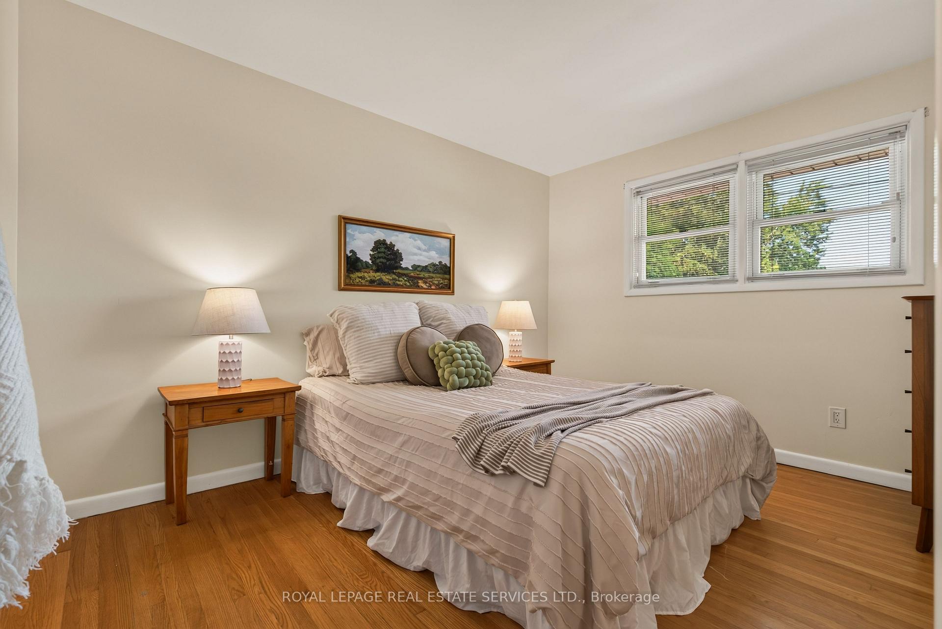 Photo 32 of 17 Lynndale Drive, Hamilton, Dundas — HOMEH